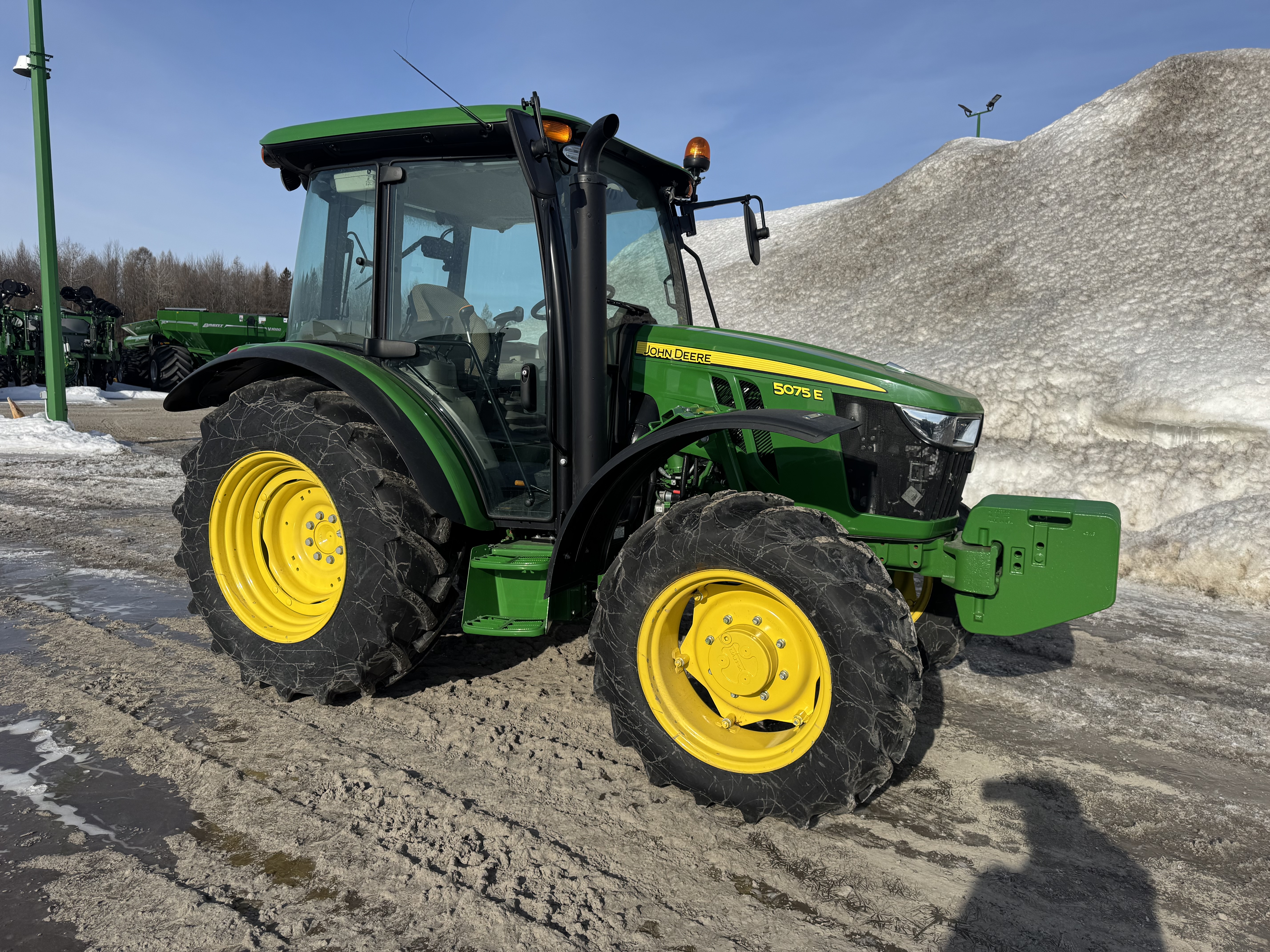 John Deere 5075E