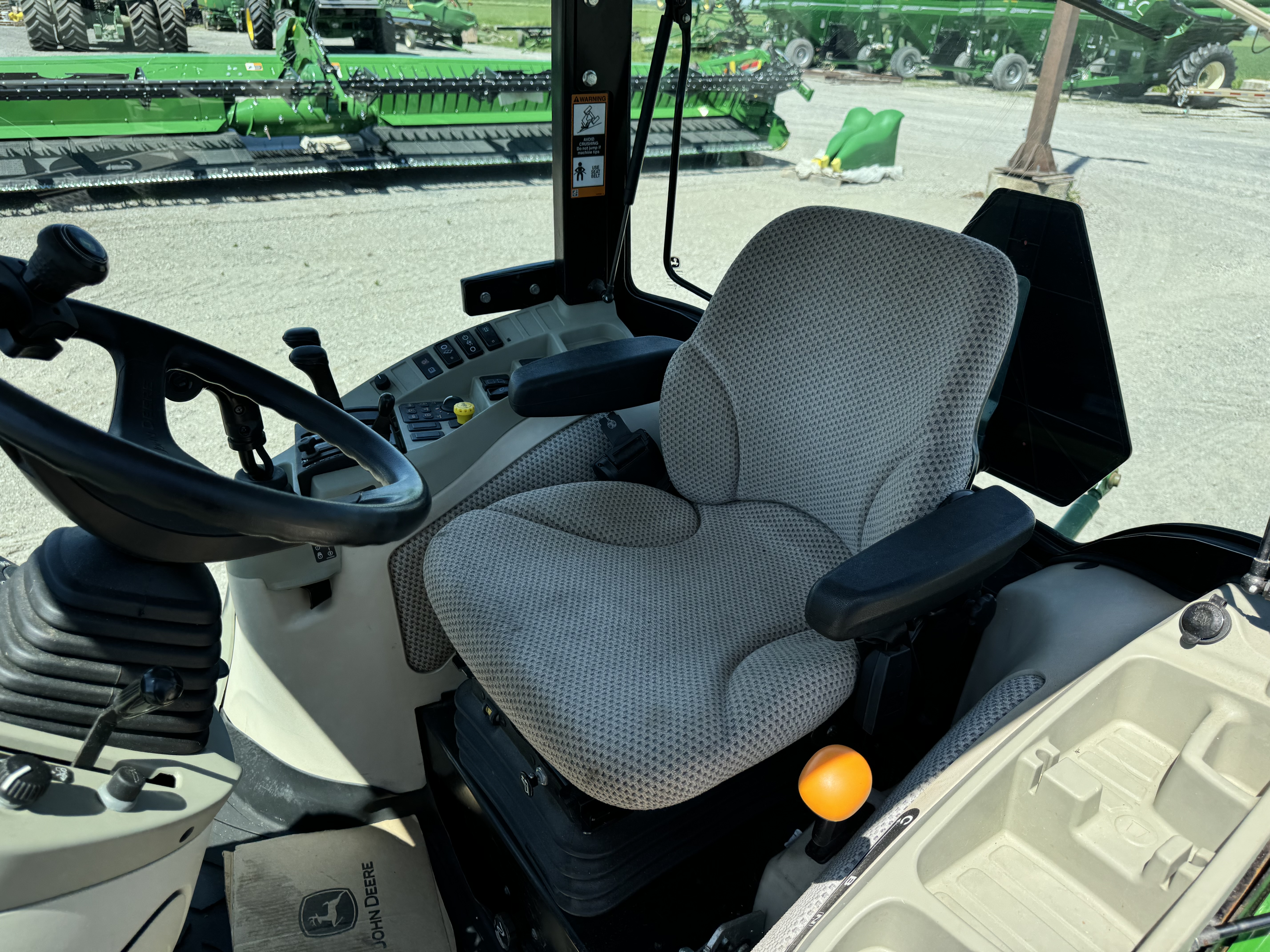 John Deere 4066R GRATTE NOKIAN   