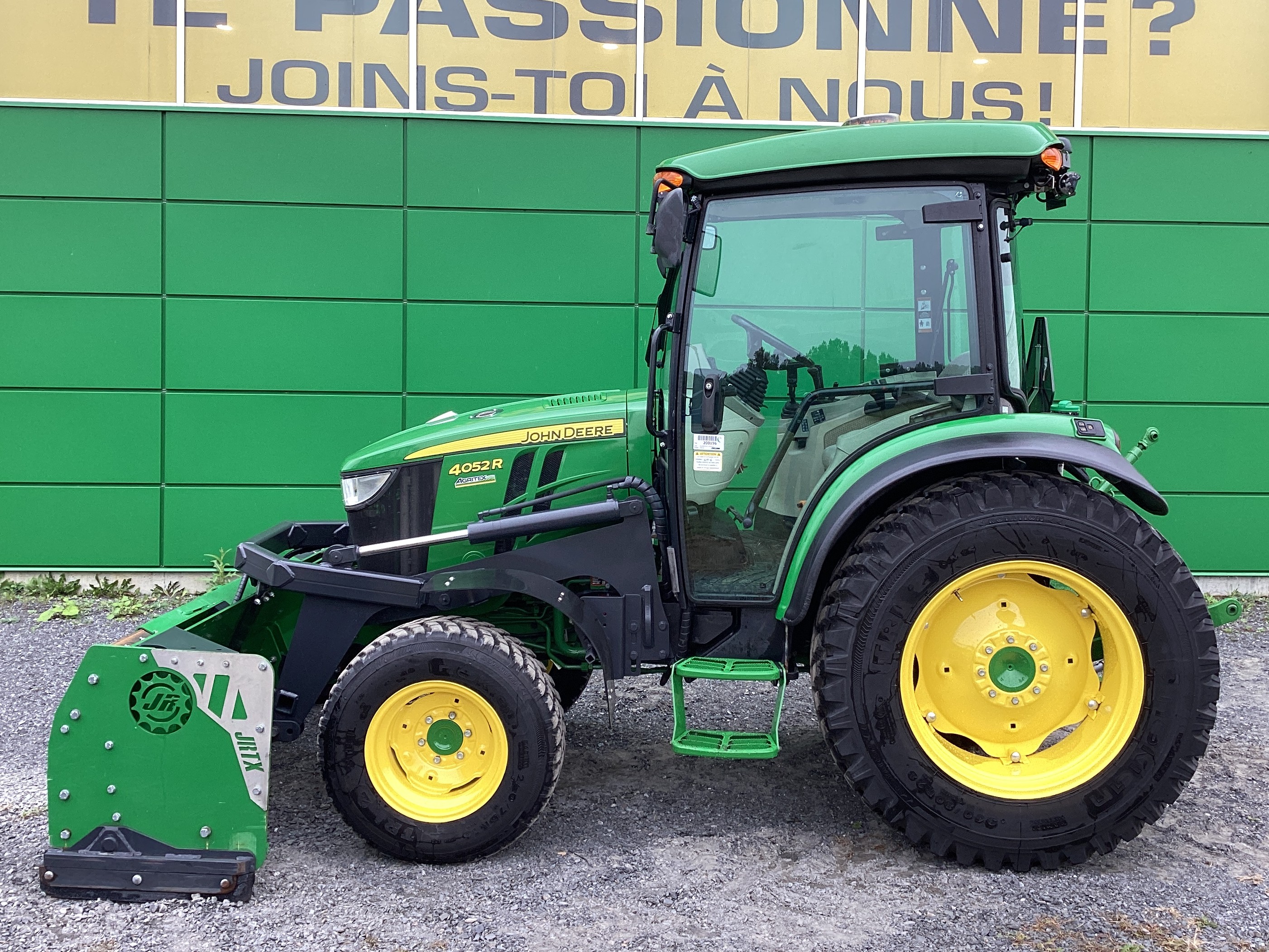 John Deere 4052R NOKIAN JRTX 