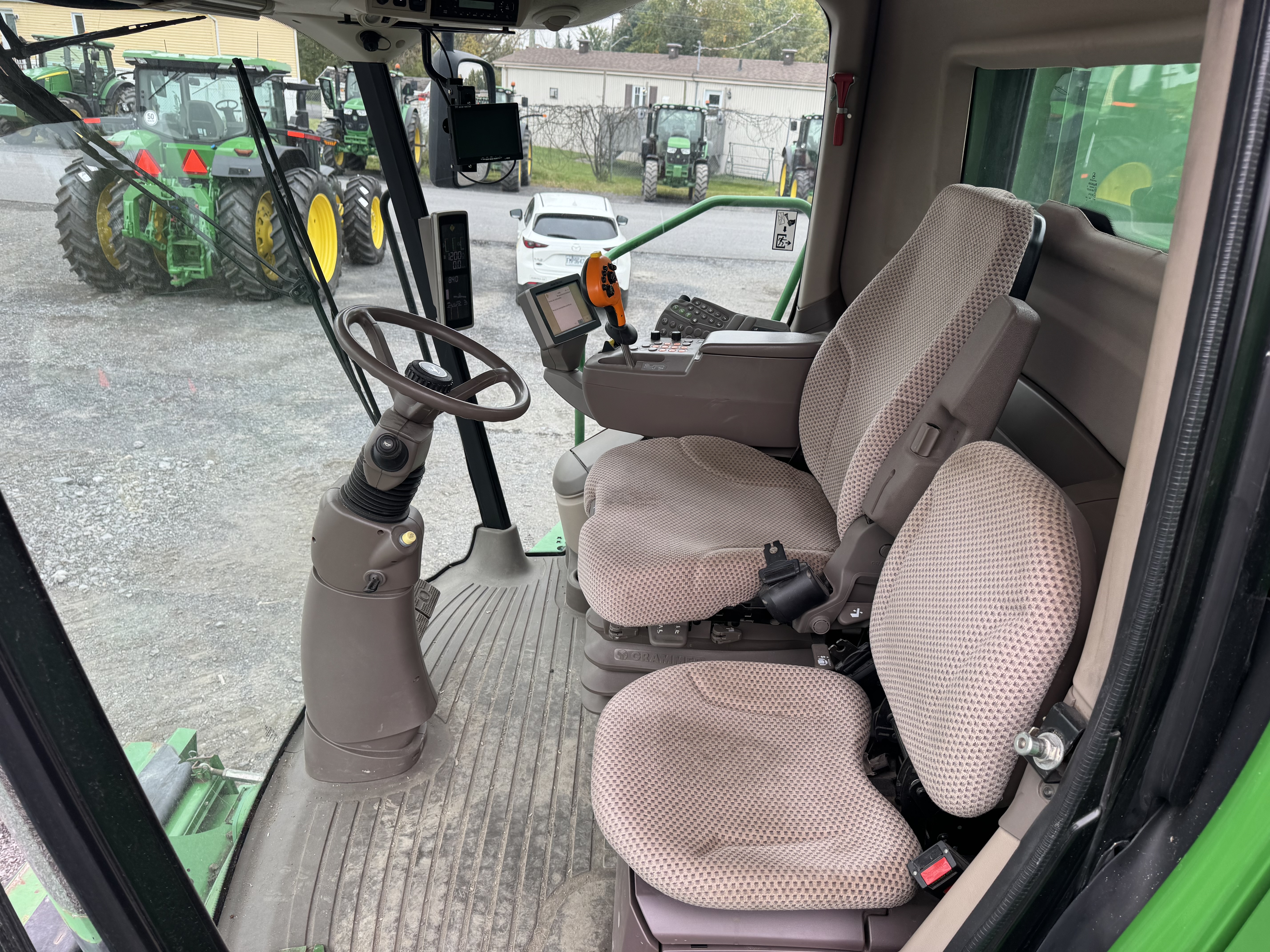 John Deere S660