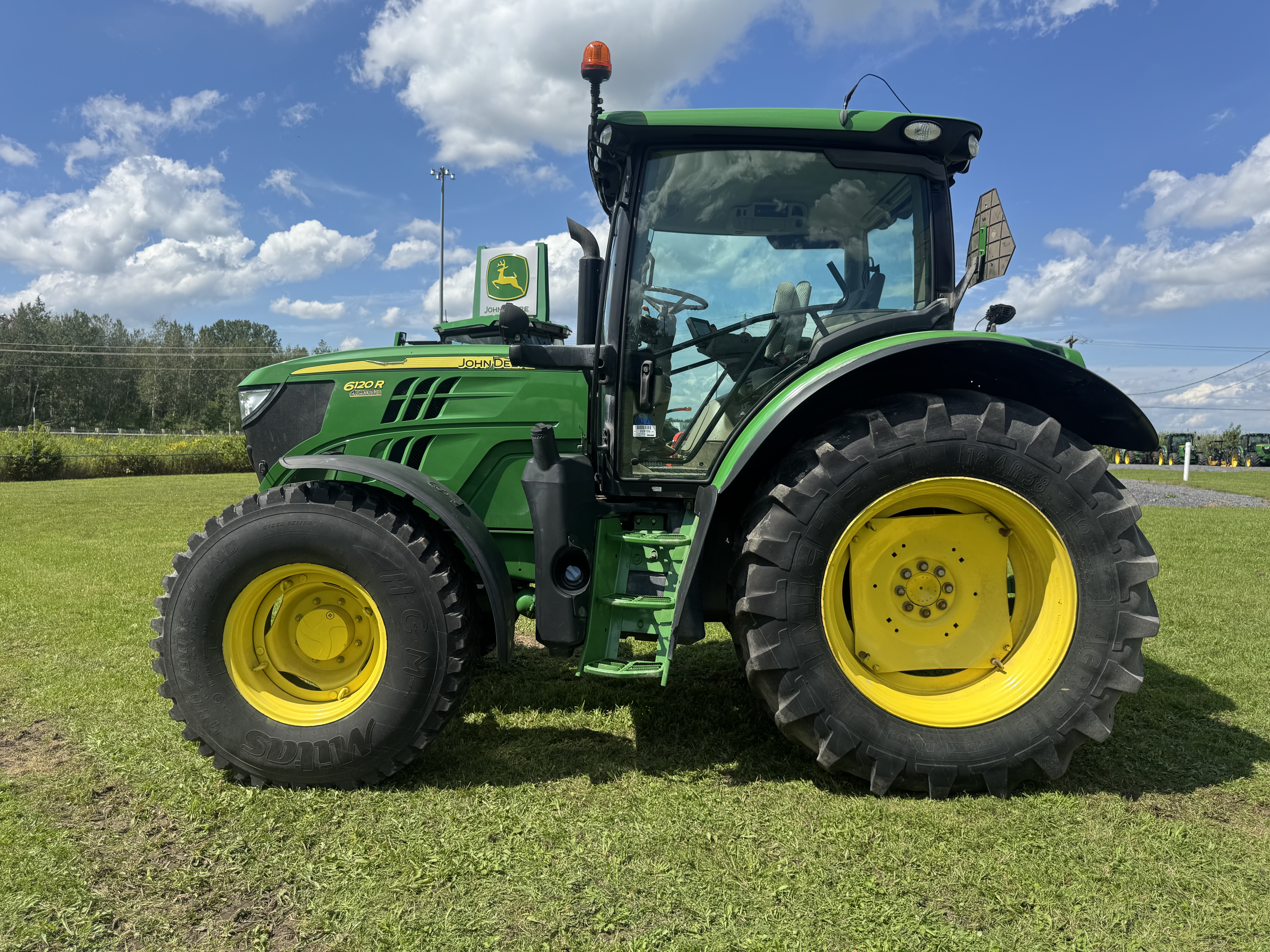 John Deere 6120R