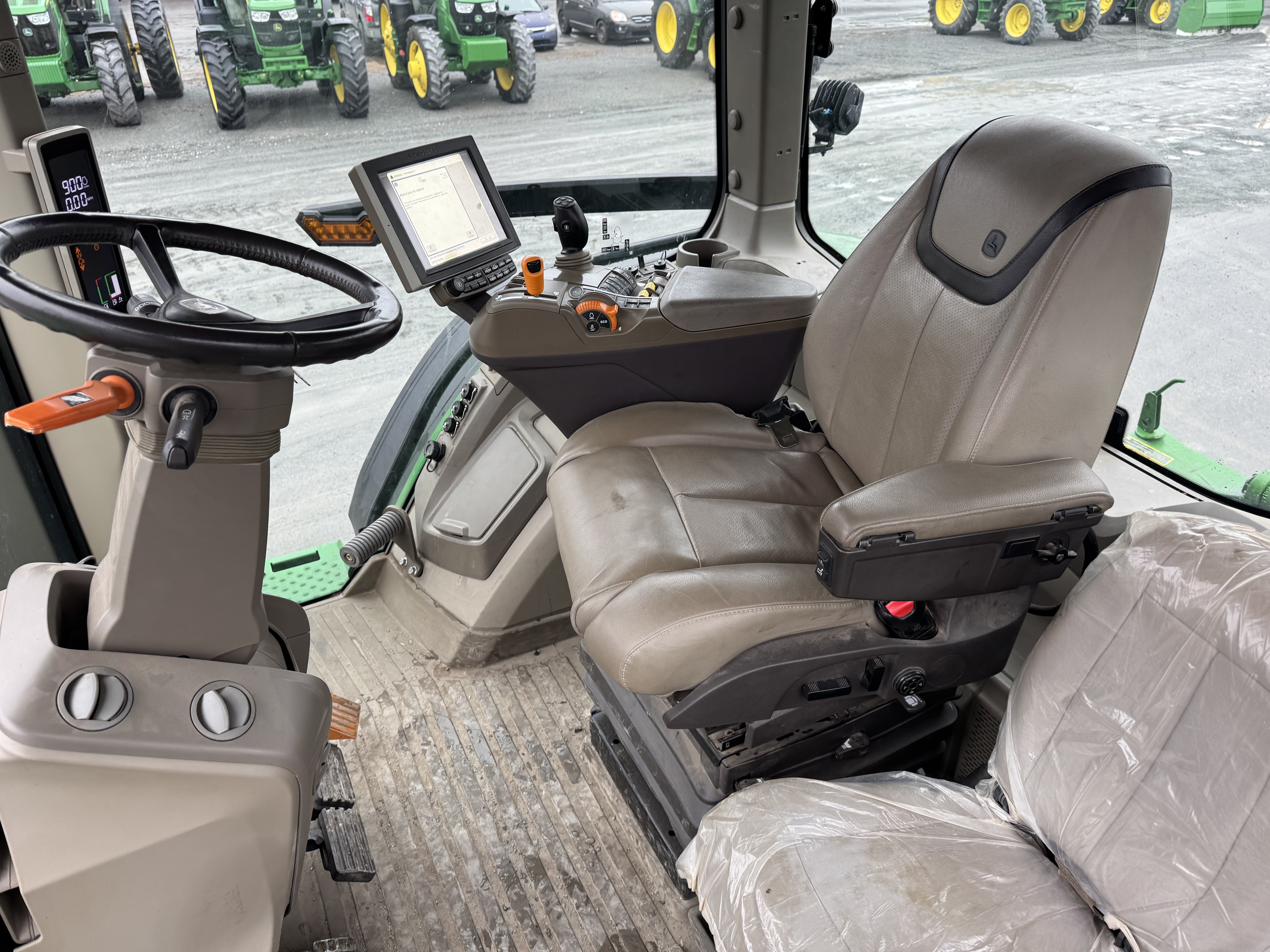 John Deere 8R 370 FRT HTCH PTO