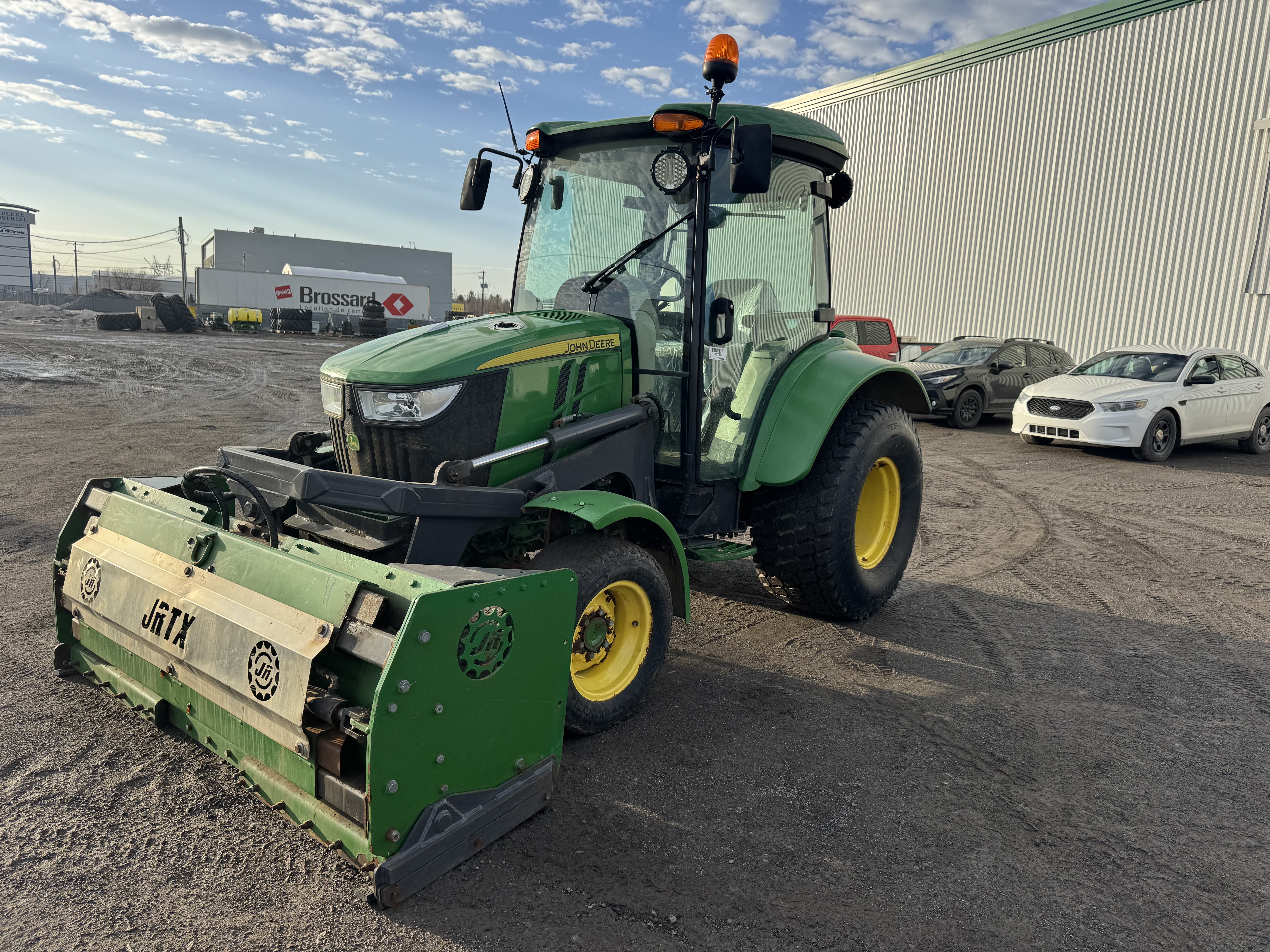John Deere 4066R GRATTE TURF    