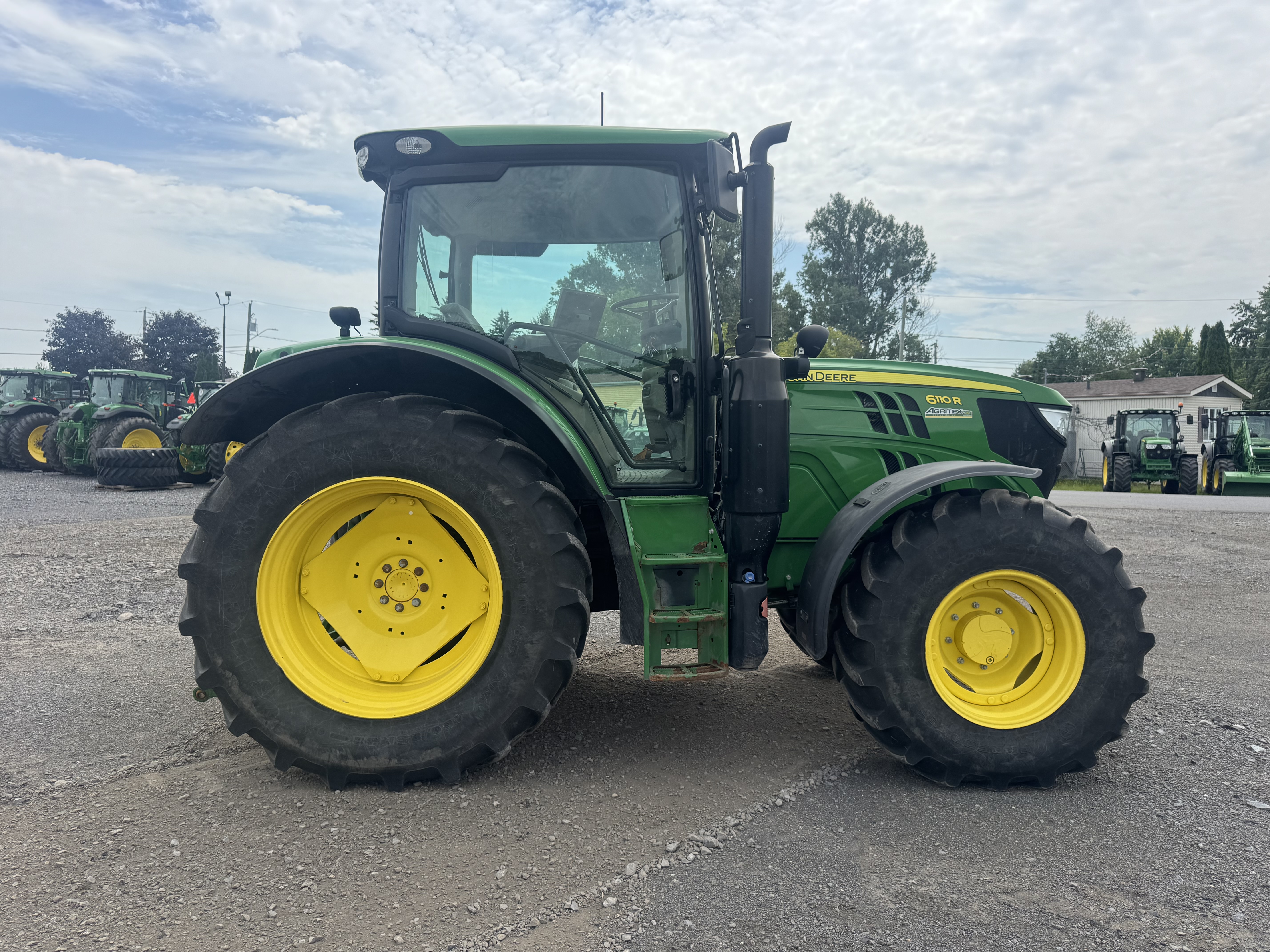 John Deere 6110R