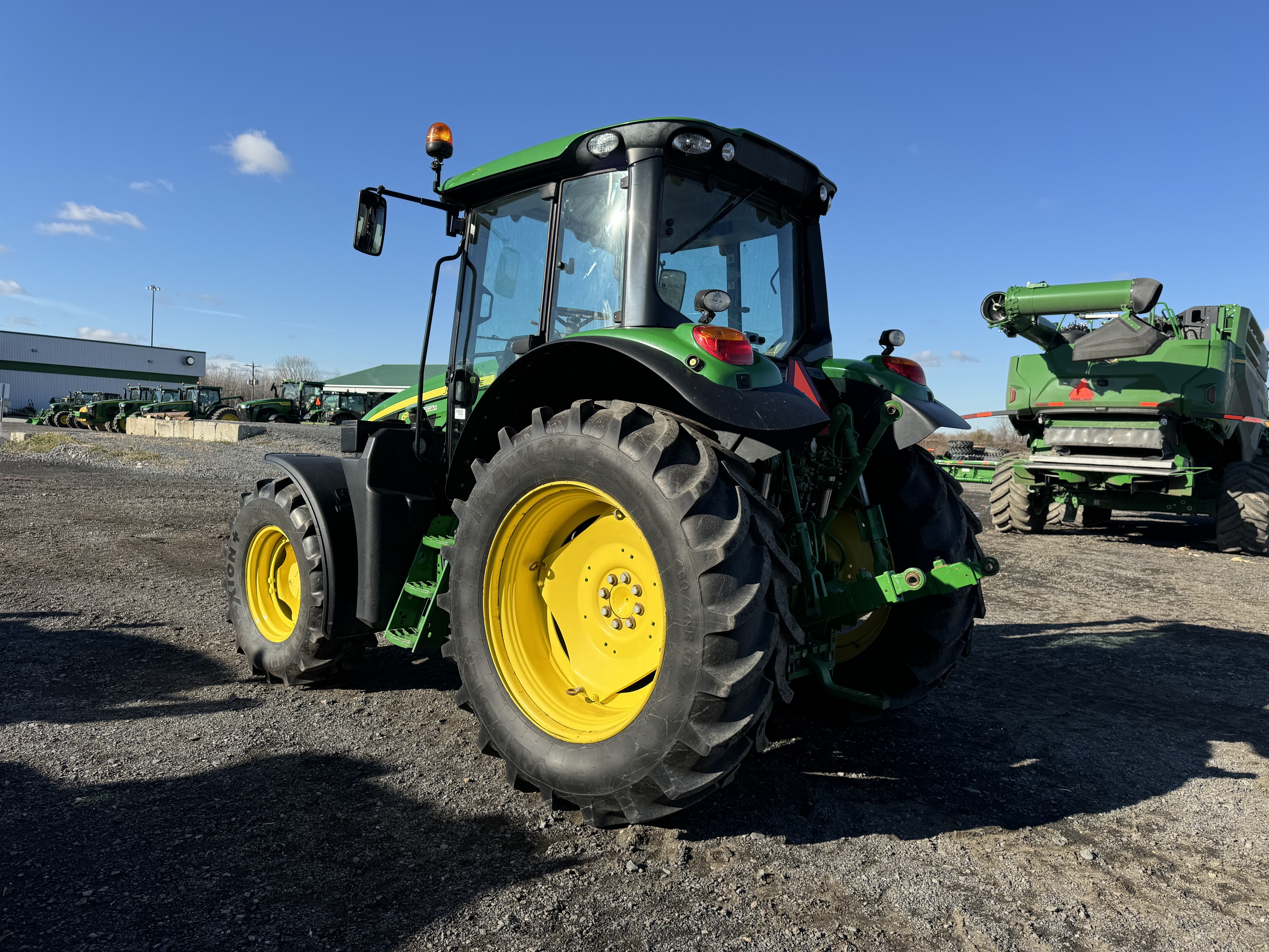 John Deere 6110M