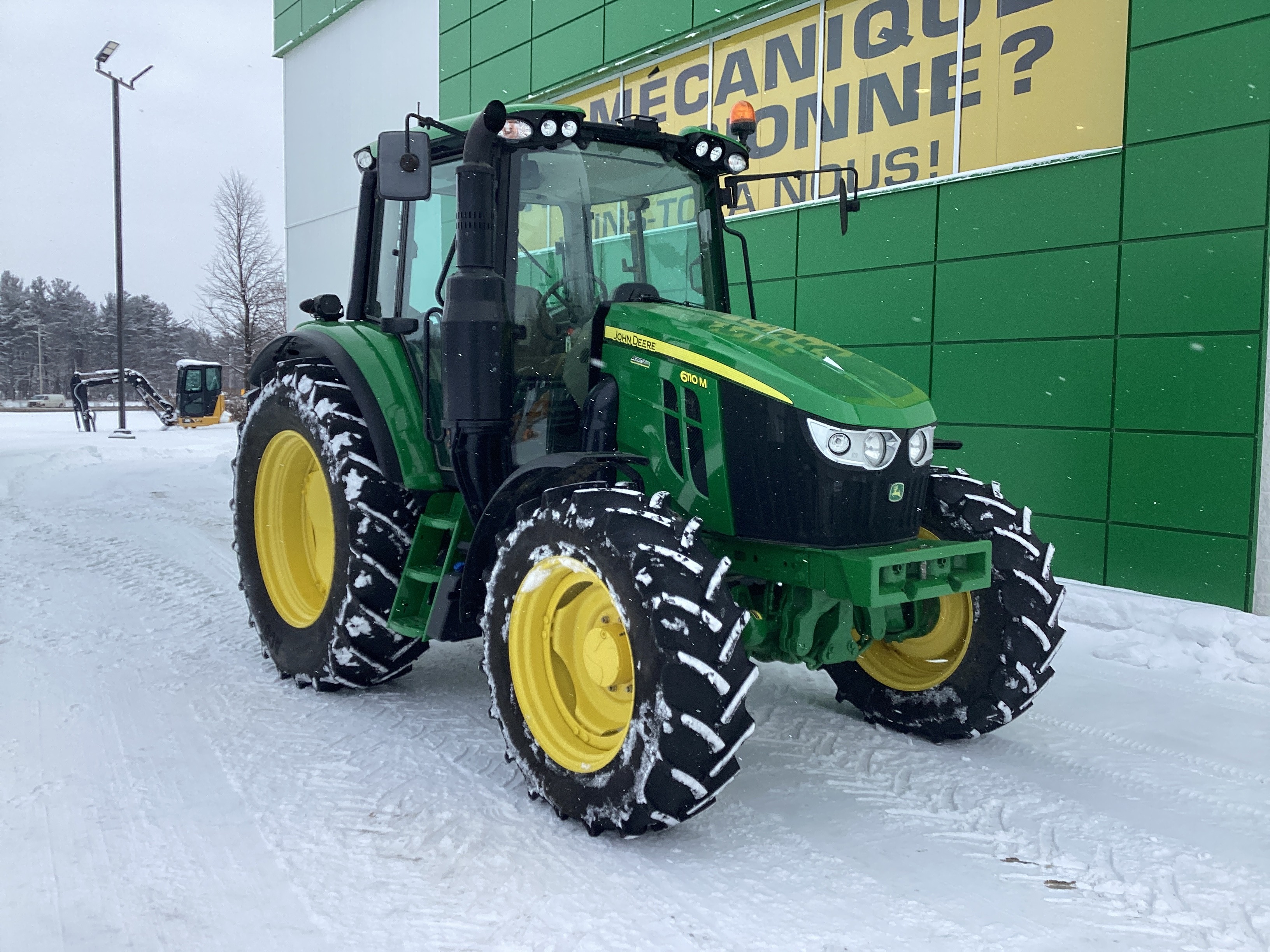 John Deere 6110M