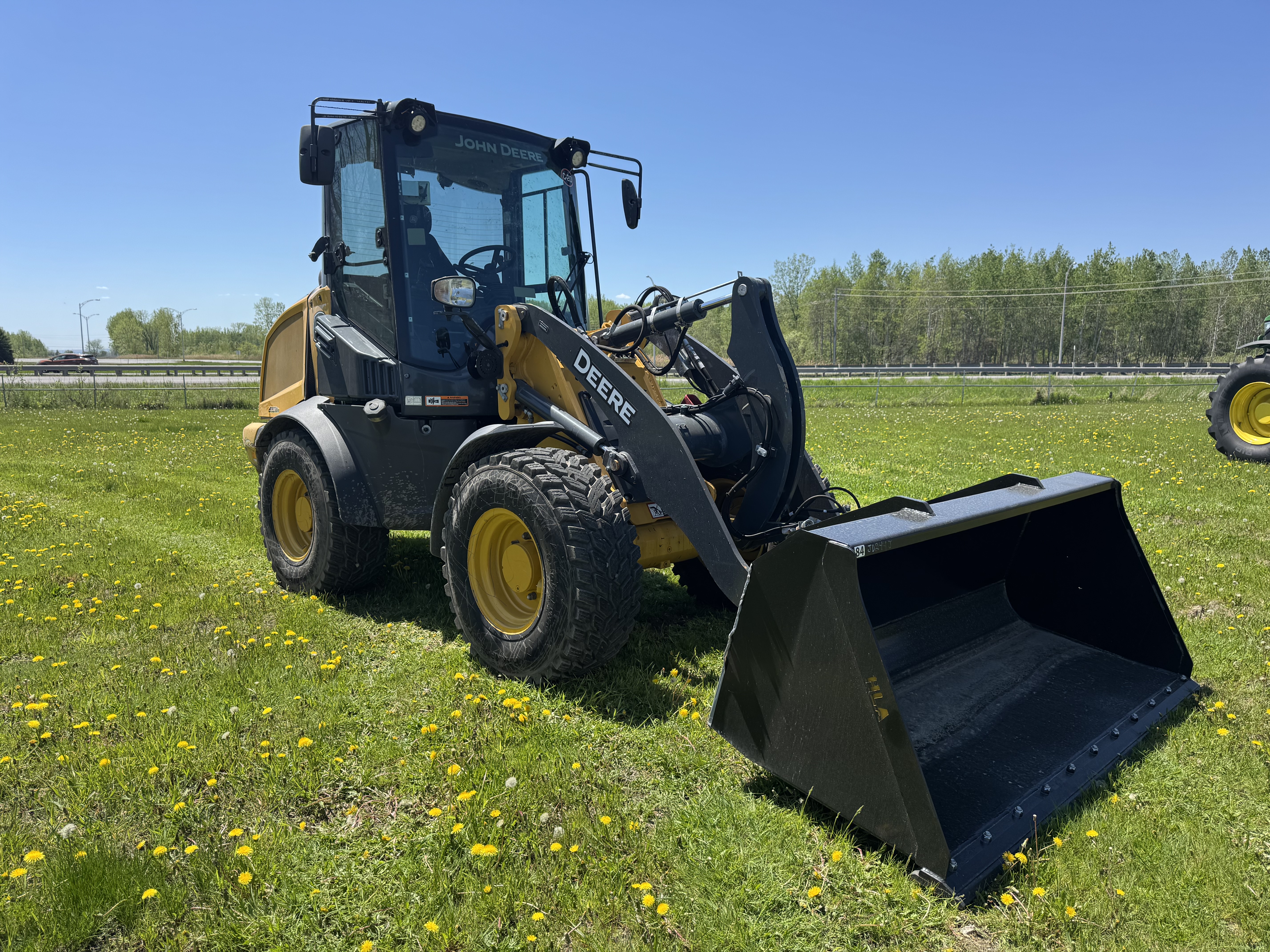 John Deere 244 P