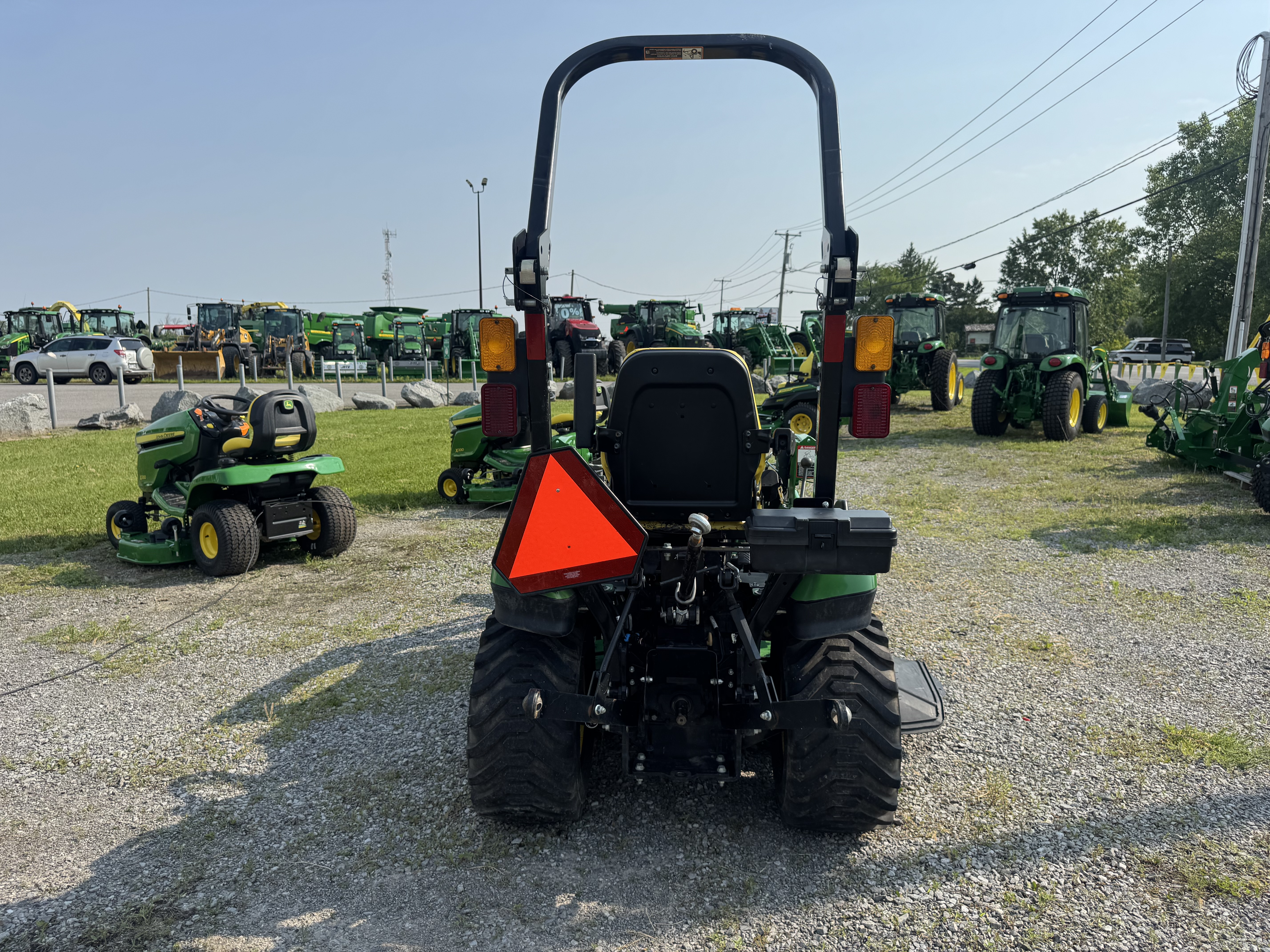 John Deere 1025R LDR + TONDEUSE 