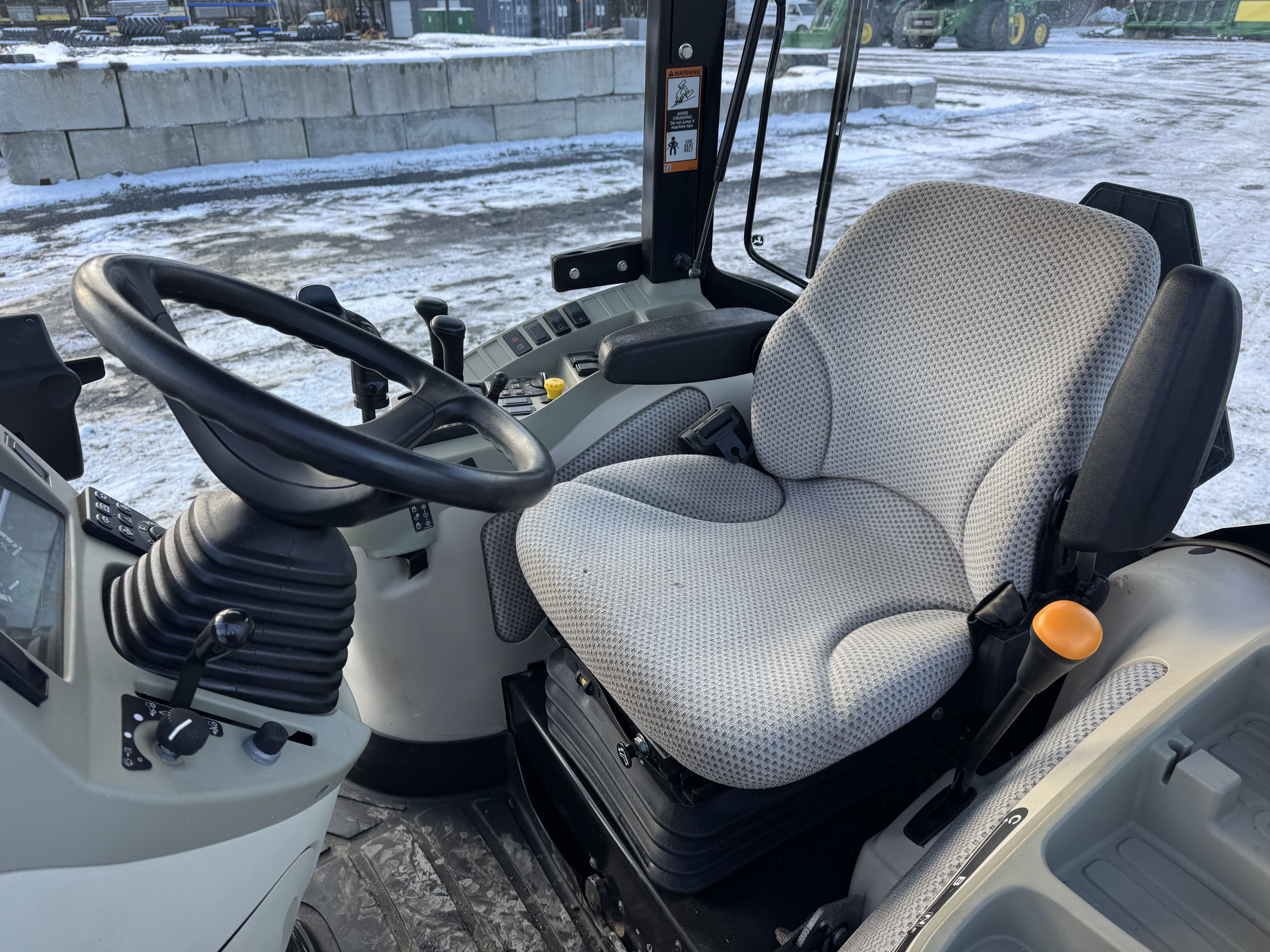 John Deere 4066R TURF GRATTE 