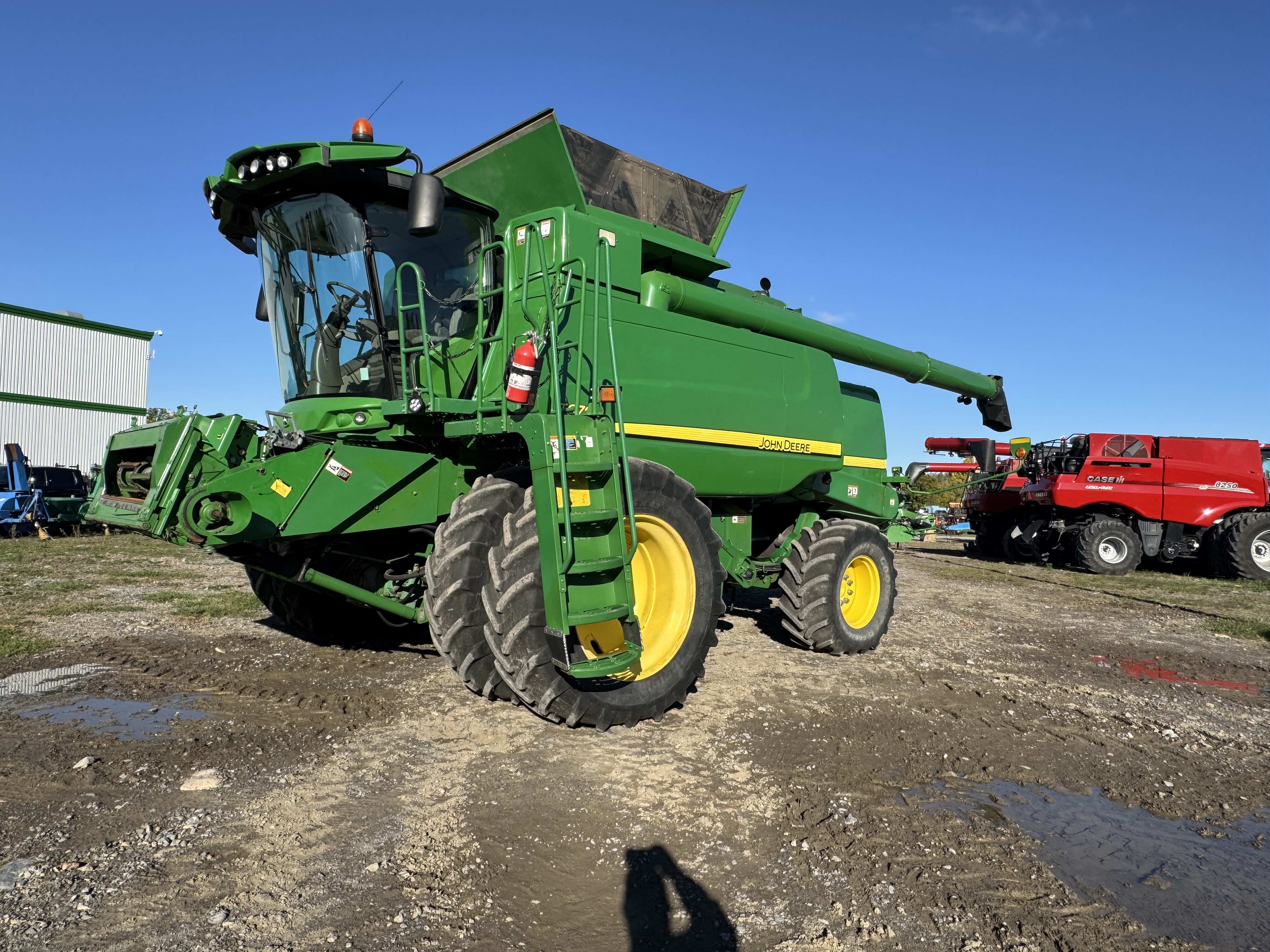 John Deere T670