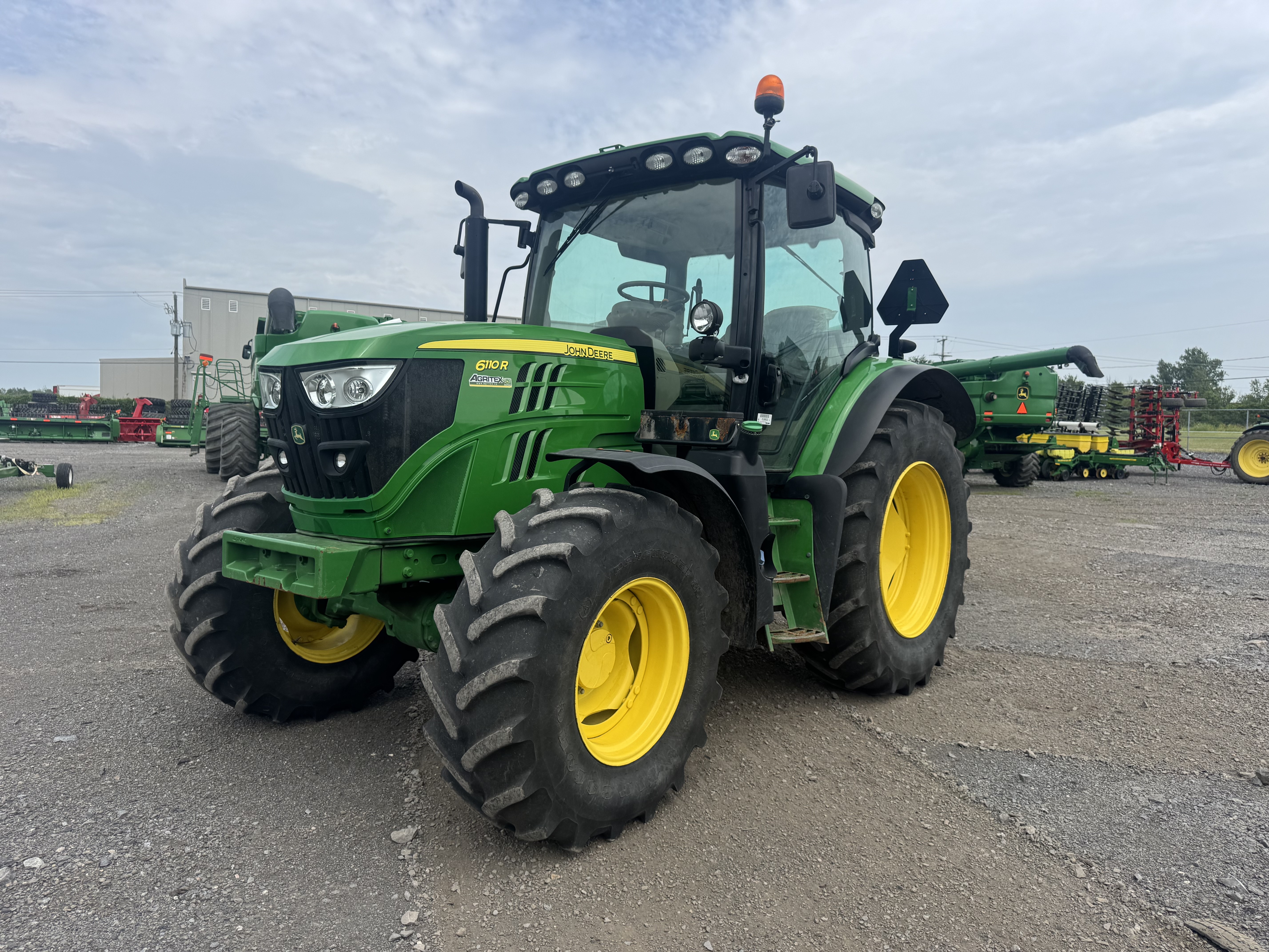 John Deere 6110R