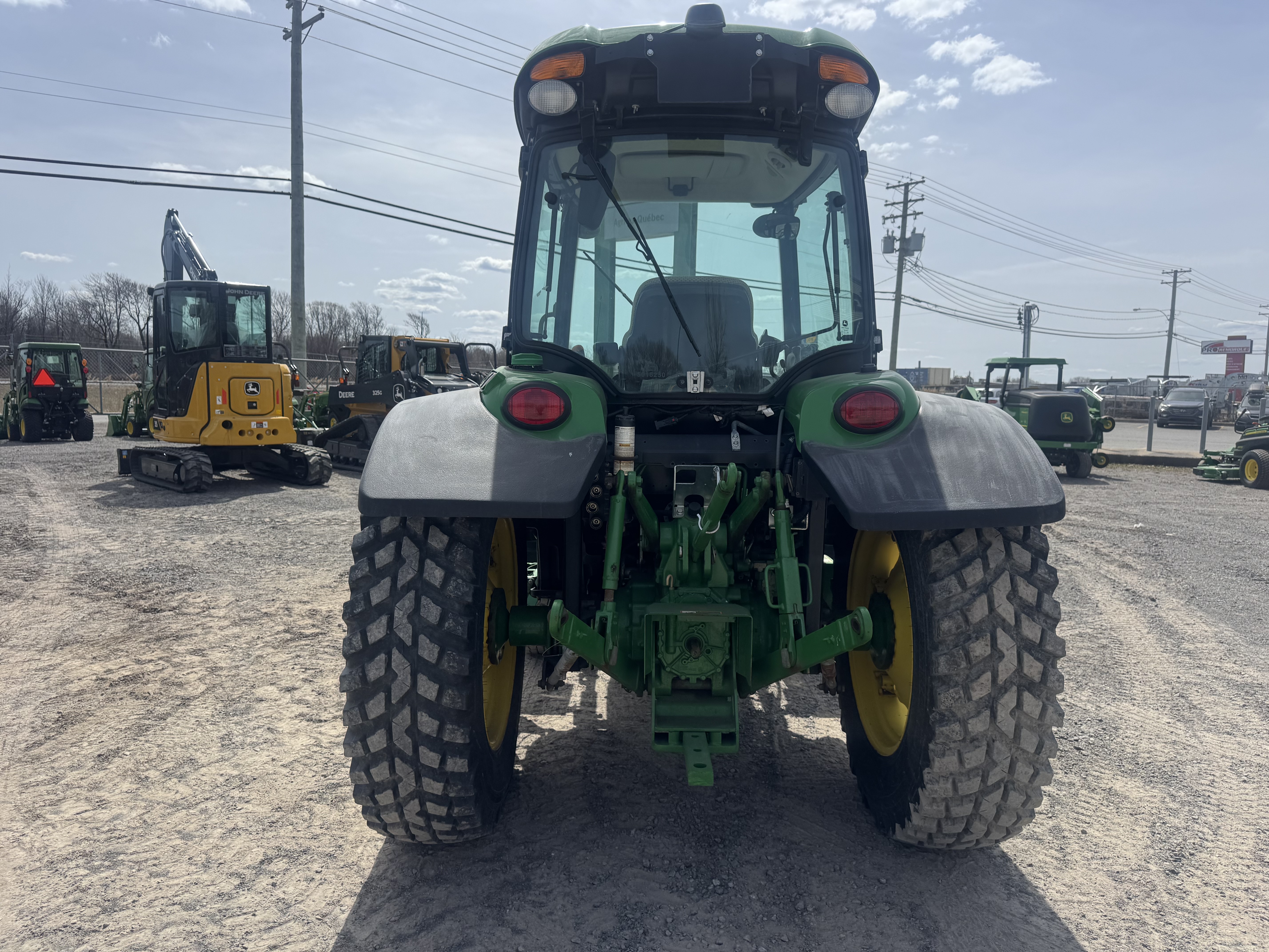John Deere 4066R NOKIAN GRATTE