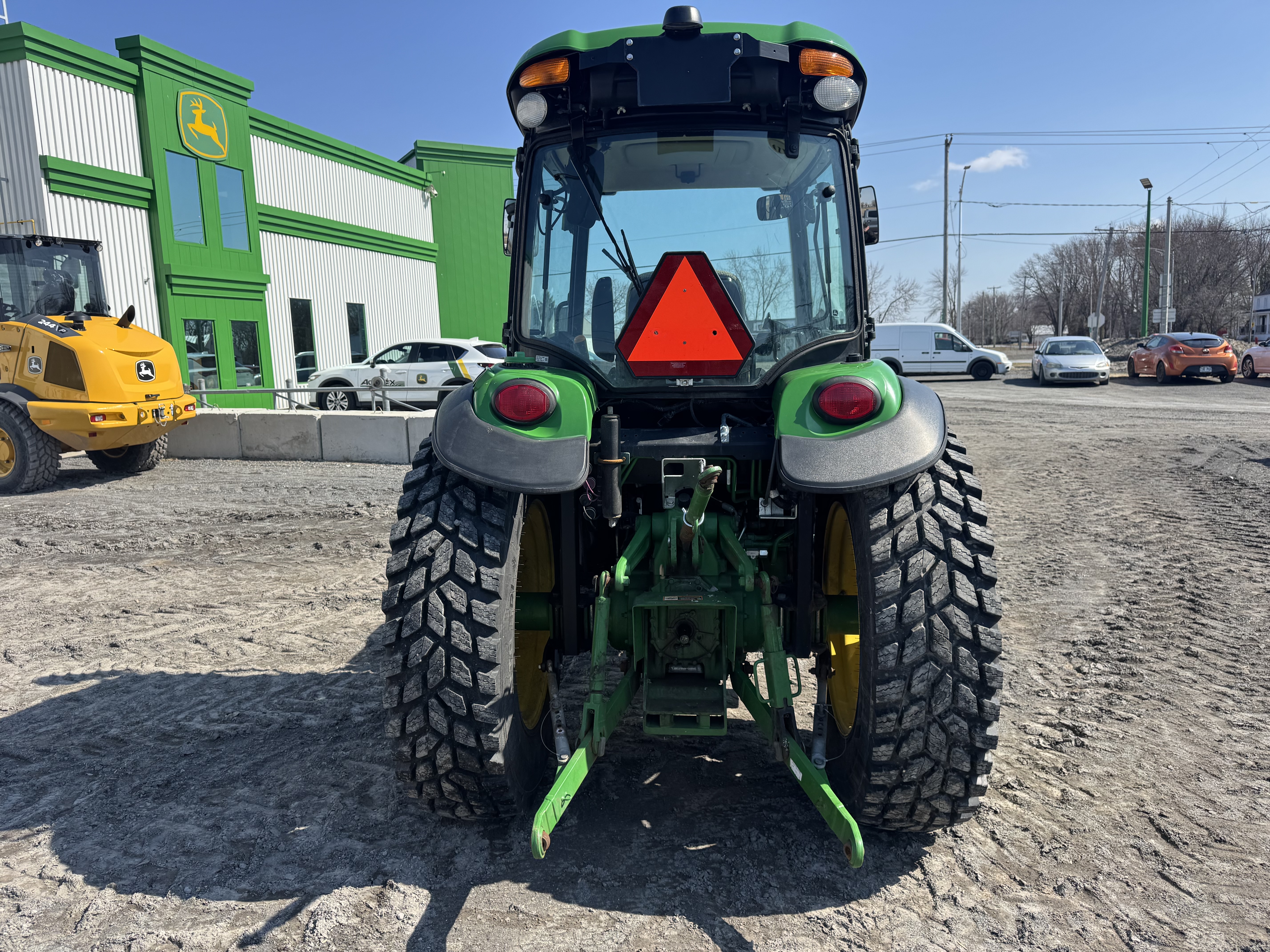 John Deere 4066R GRATTE NOKIAN    