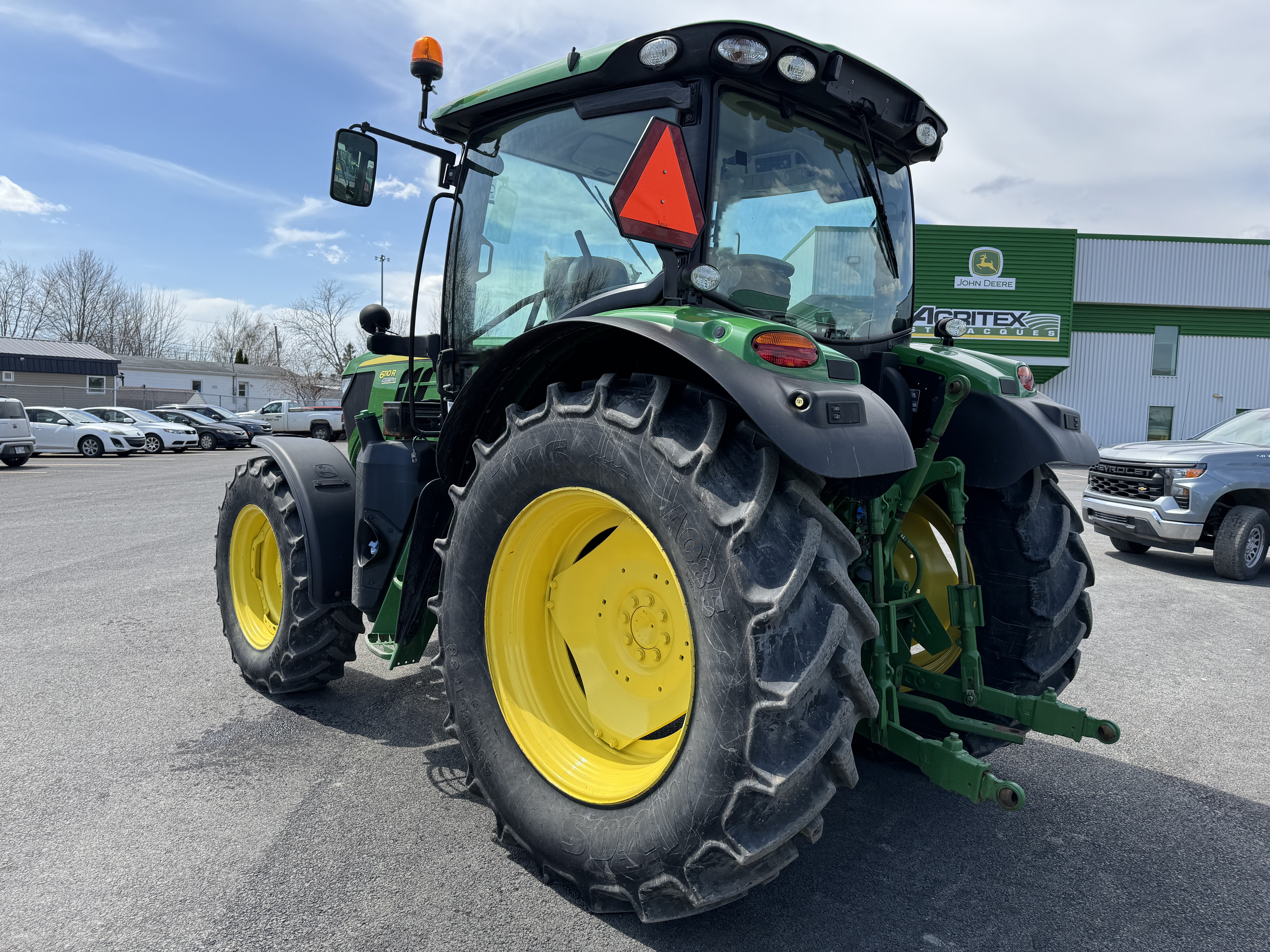 John Deere 6110R 