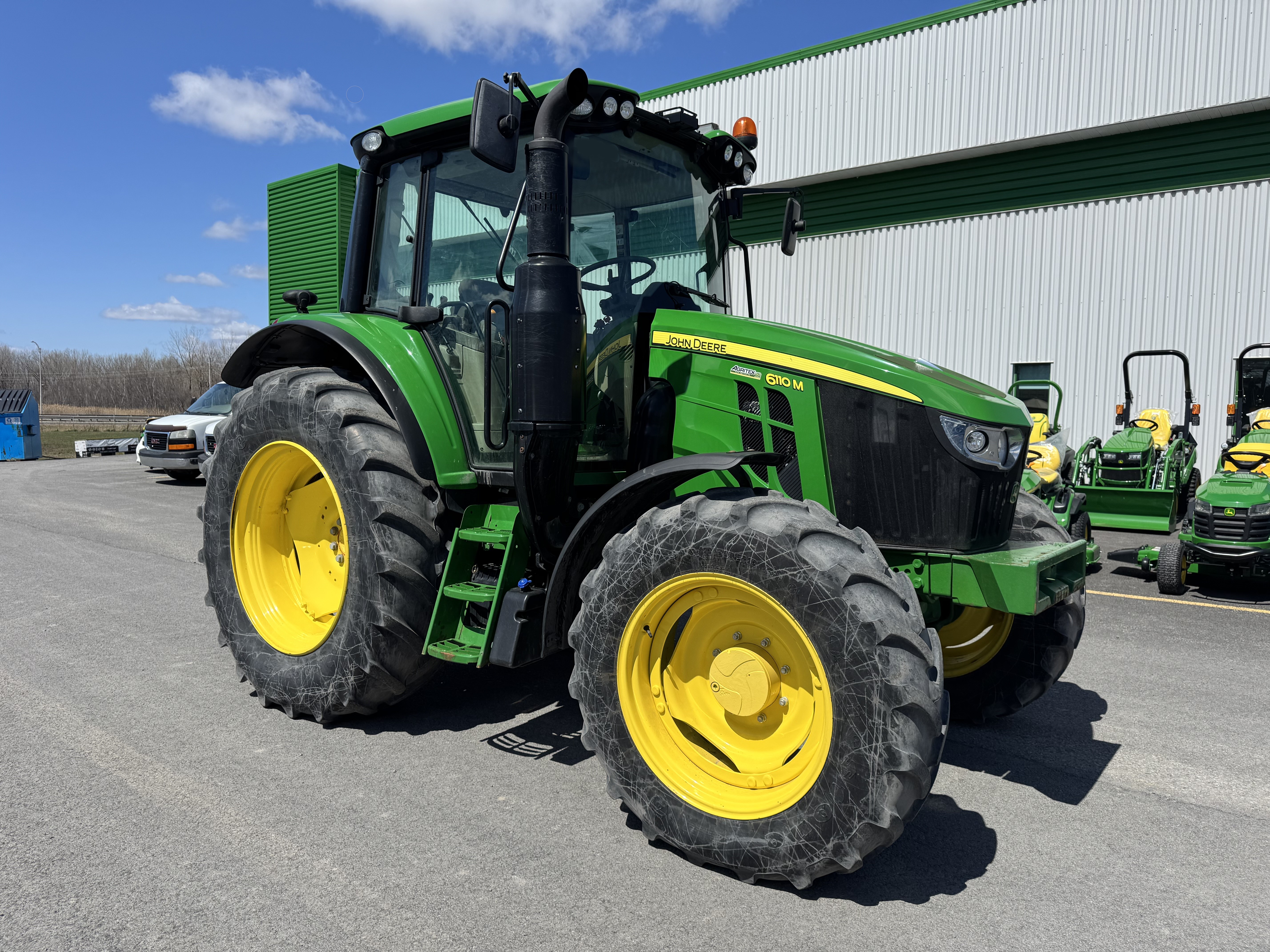 John Deere 6110M