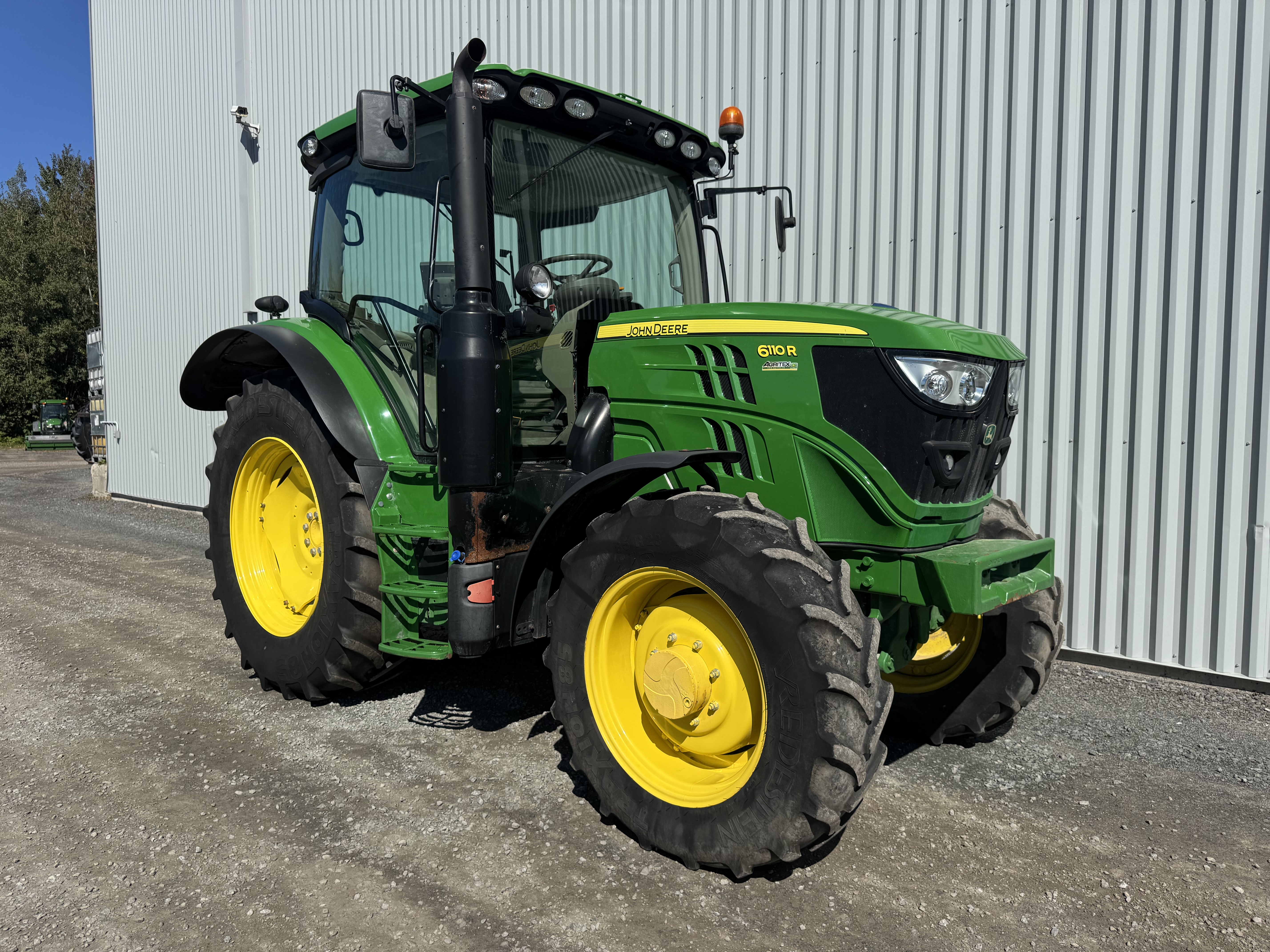 John Deere 6110R