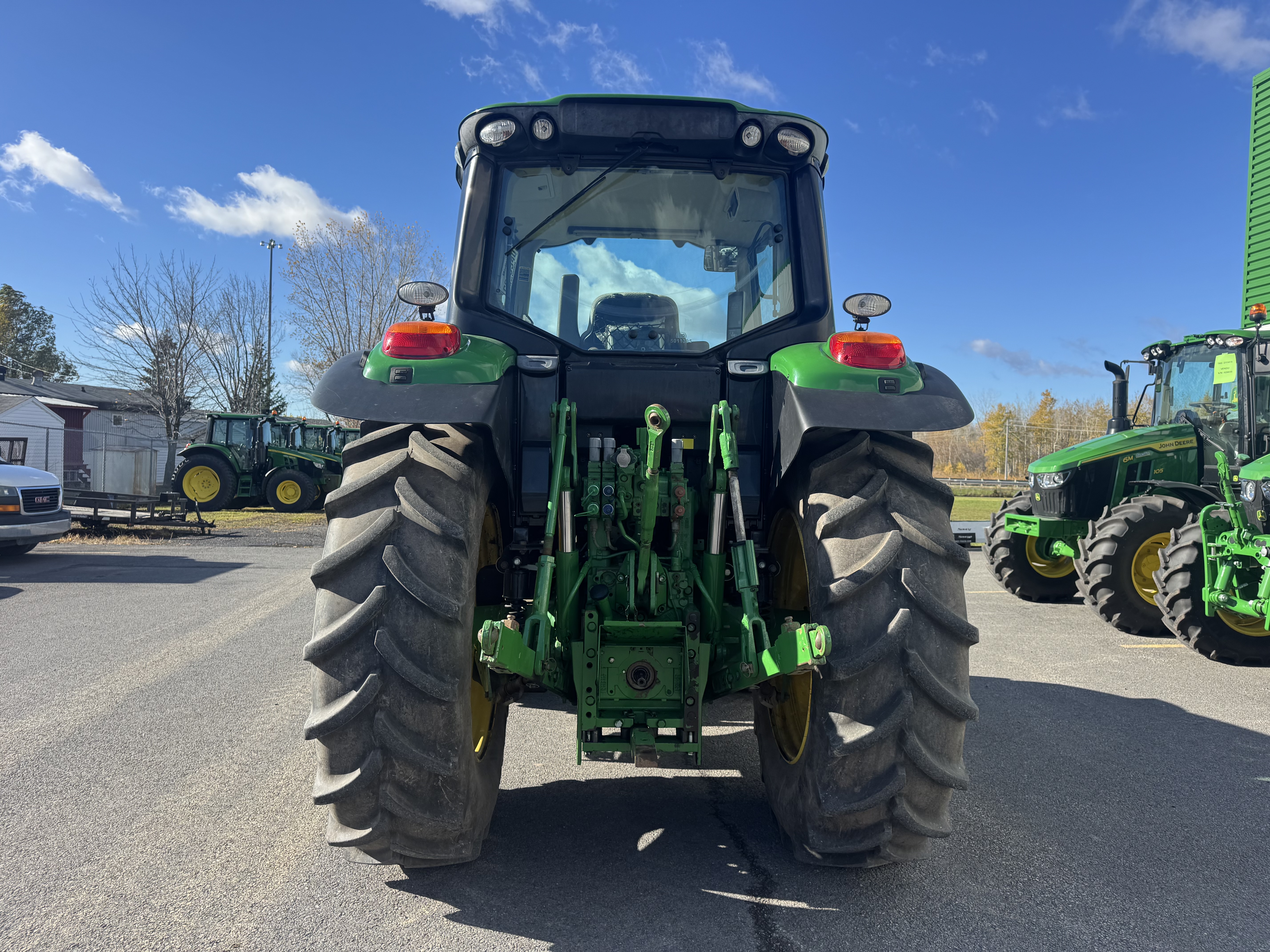 John Deere 6110M