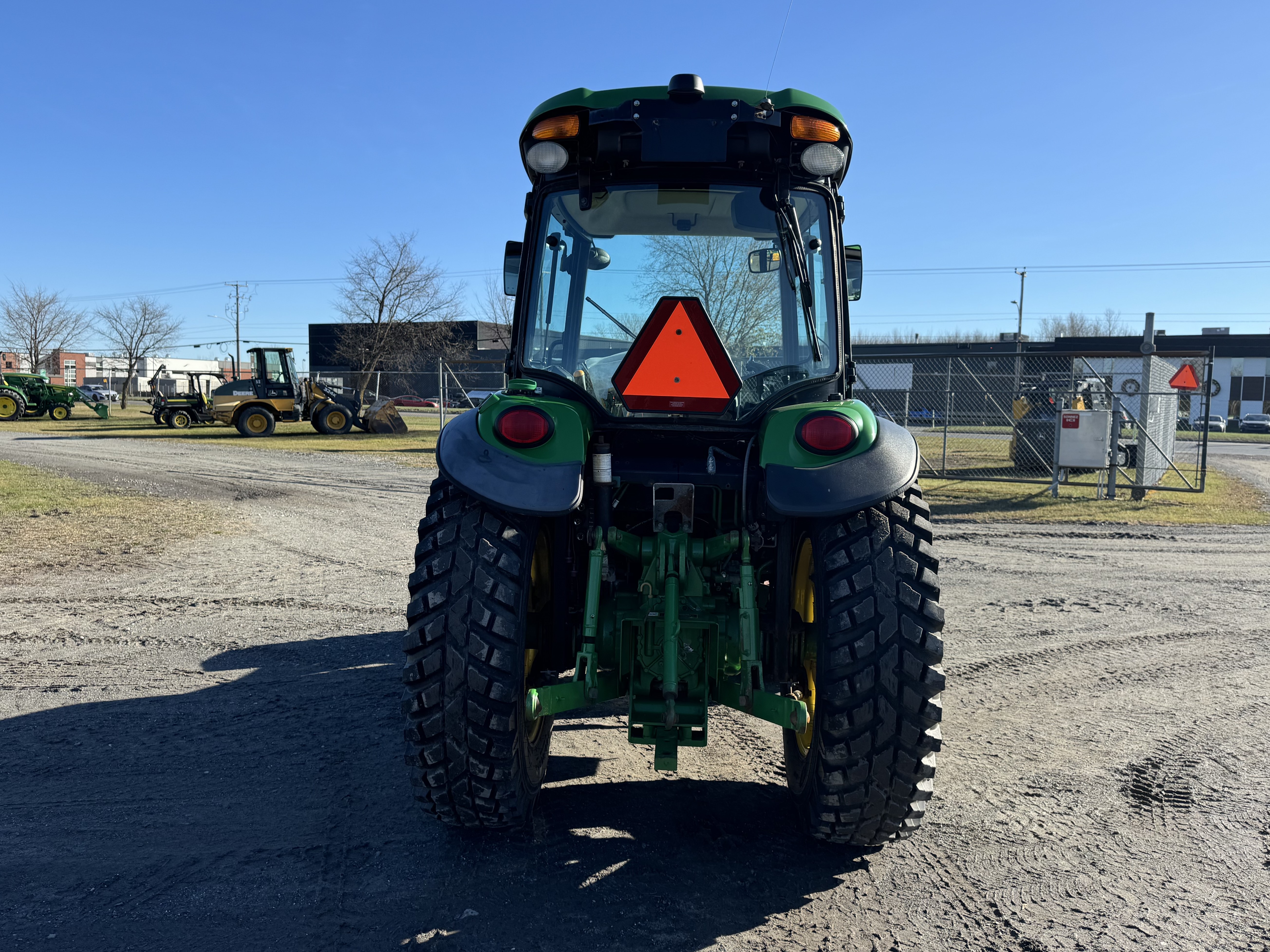 John Deere 4066R GRATTE NOKIAN  
