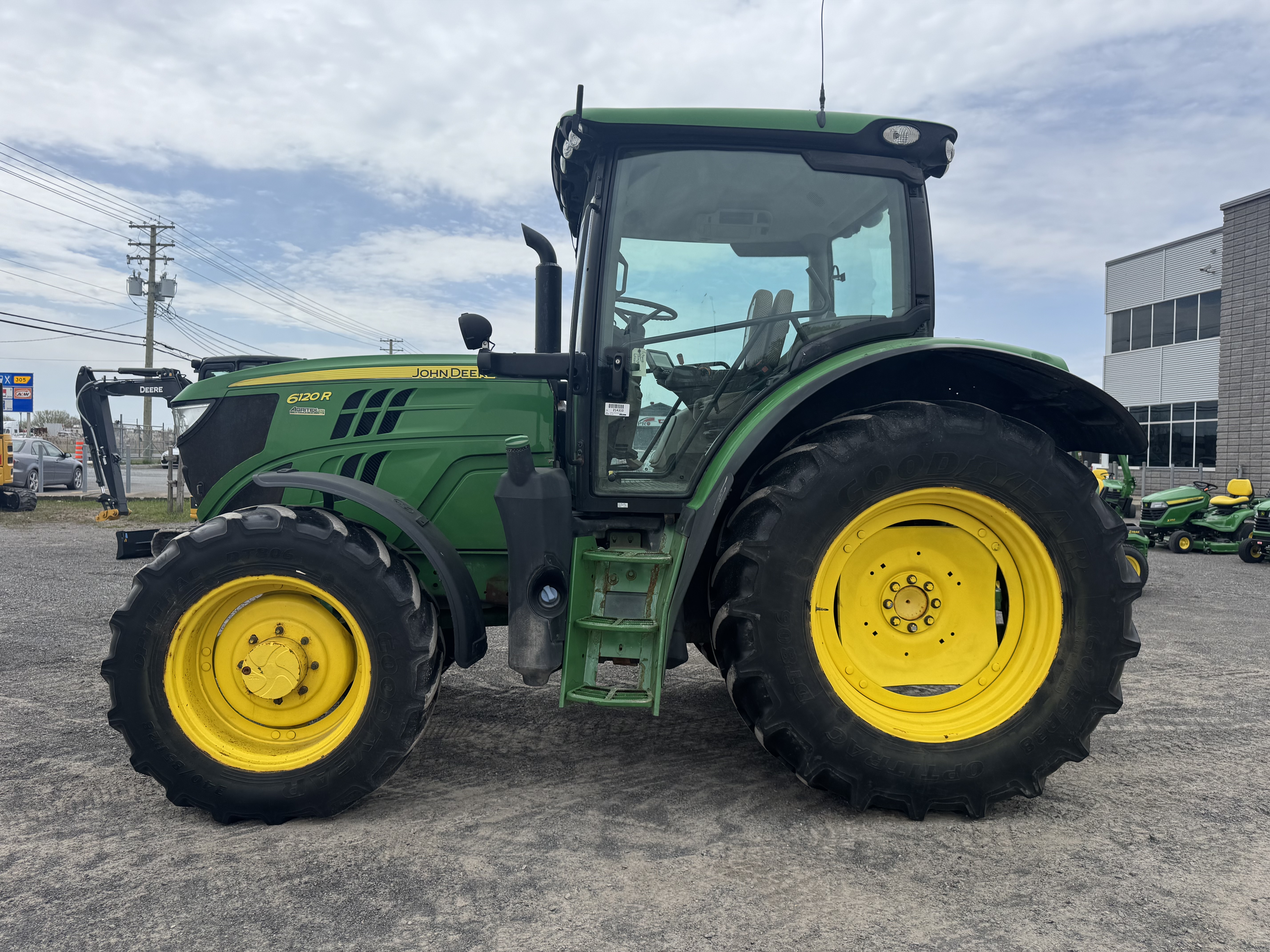 John Deere 6120R