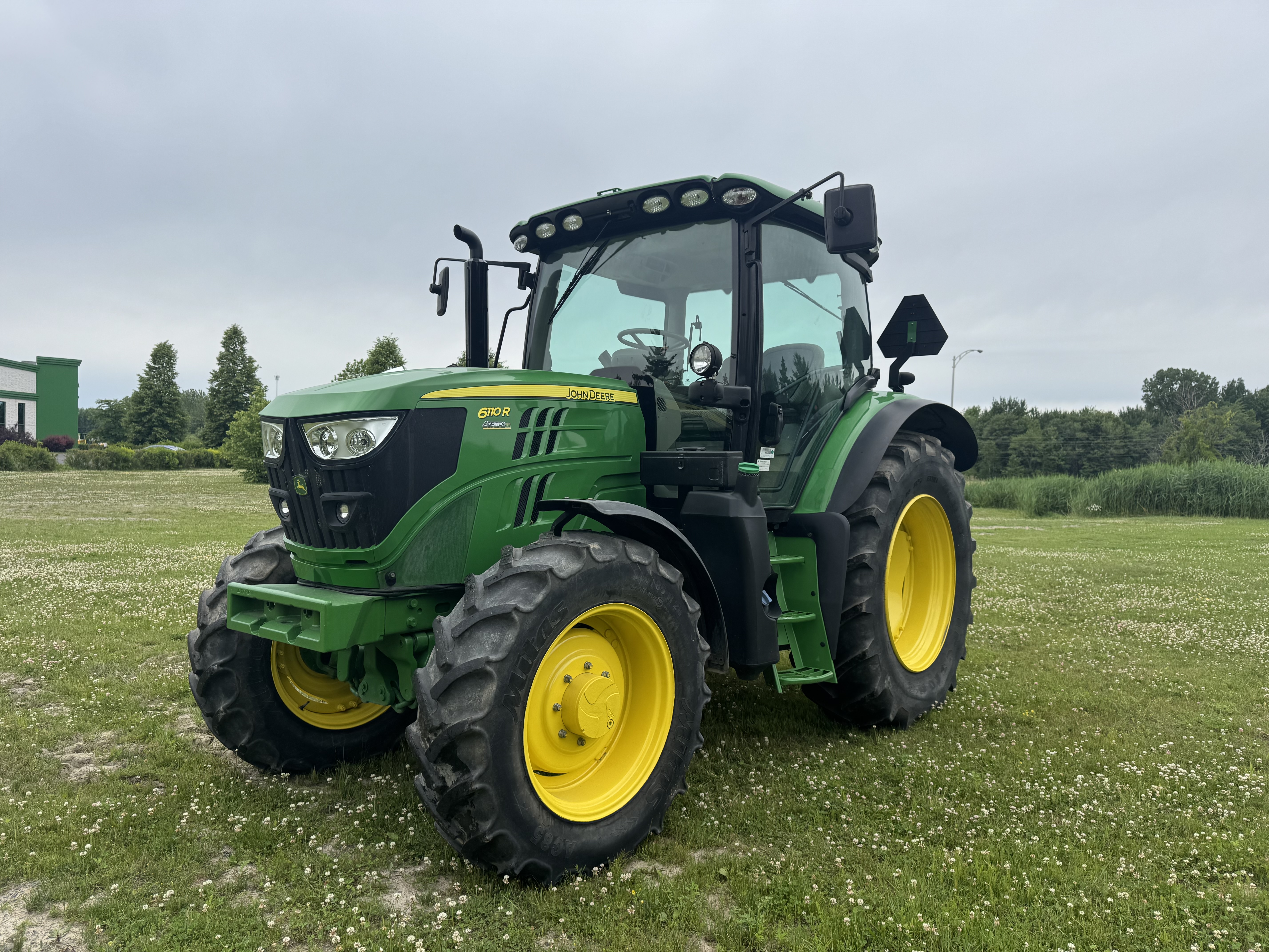 John Deere 6110R 