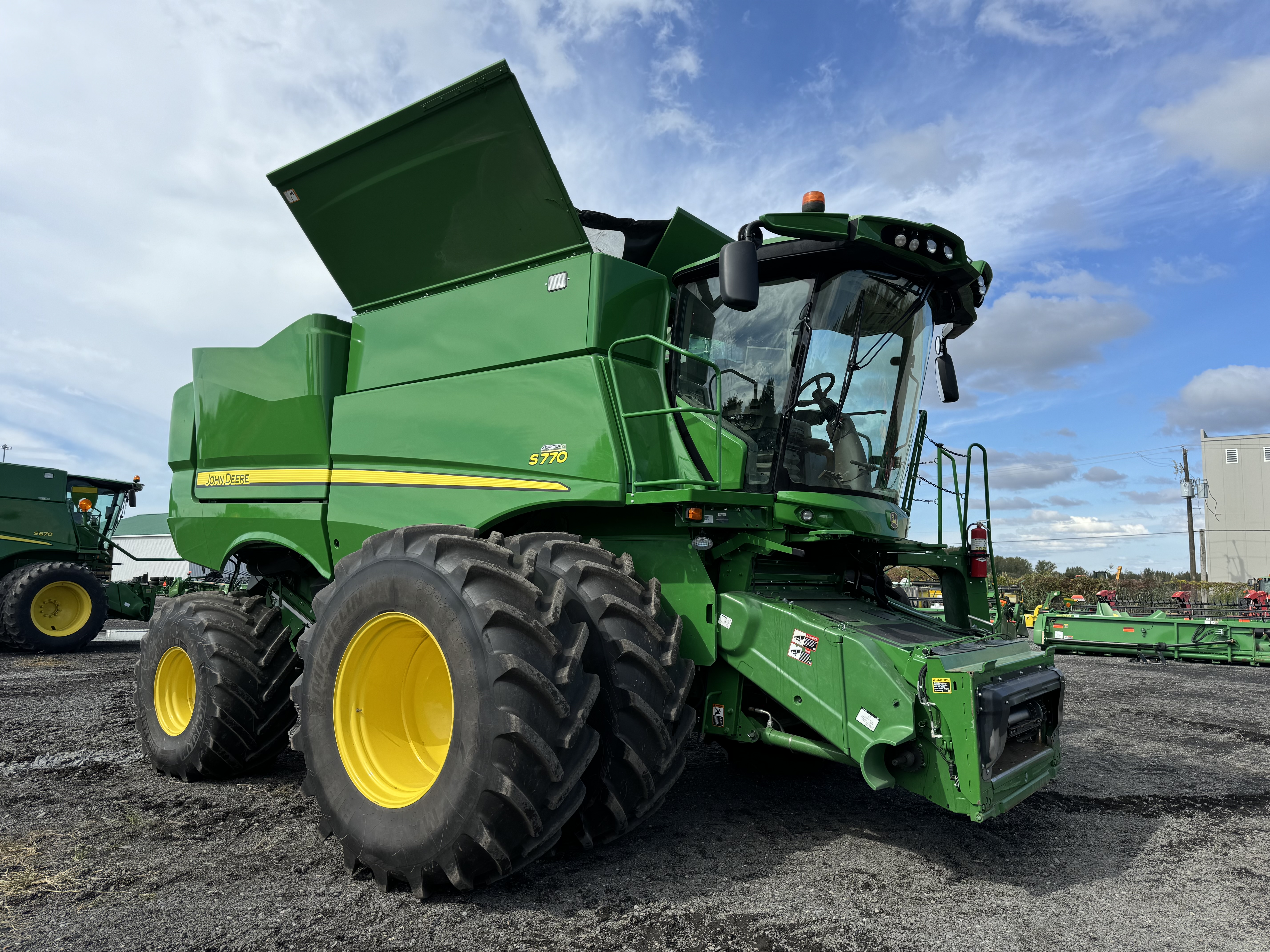 John Deere S770