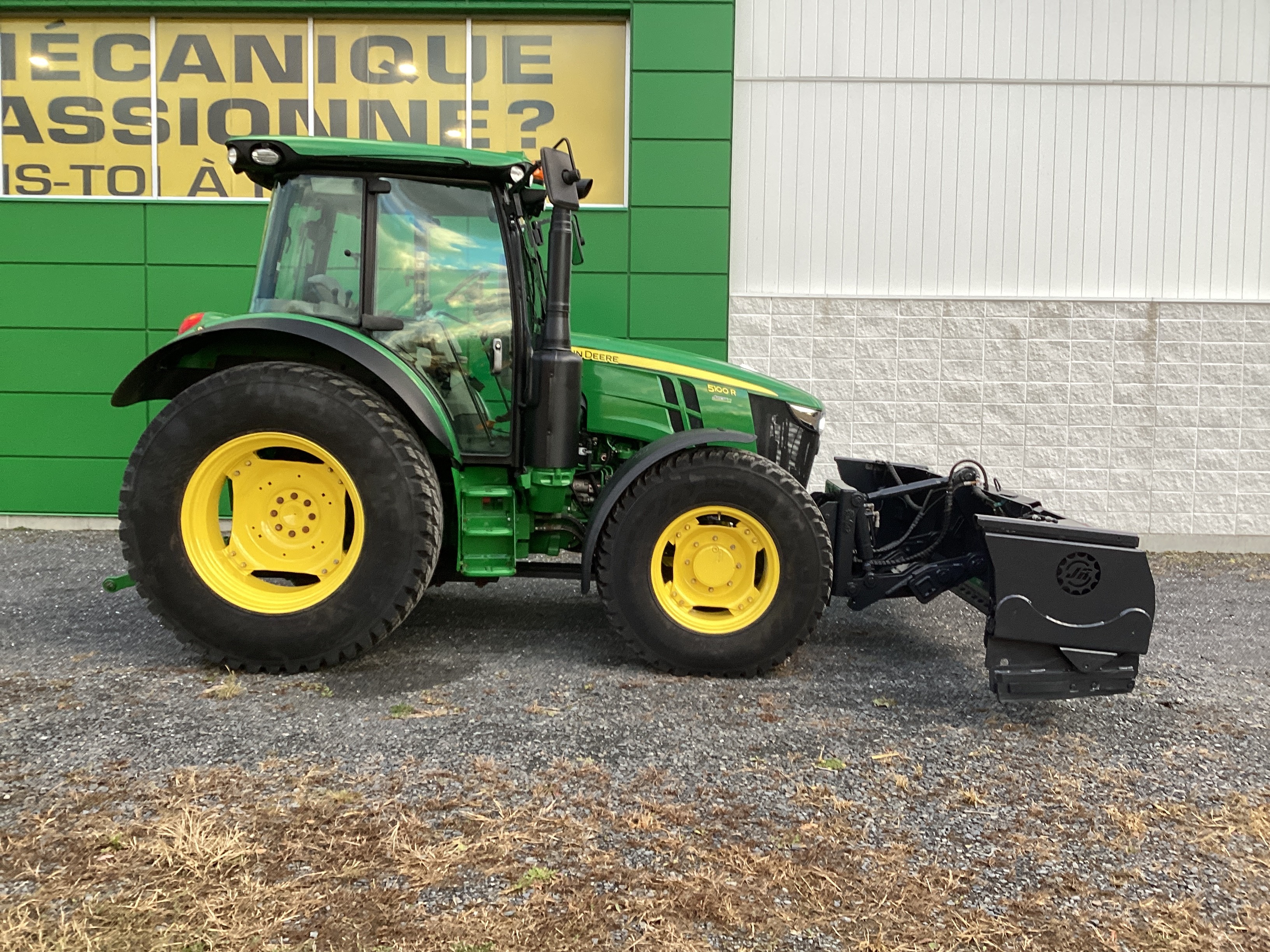 John Deere 5100R