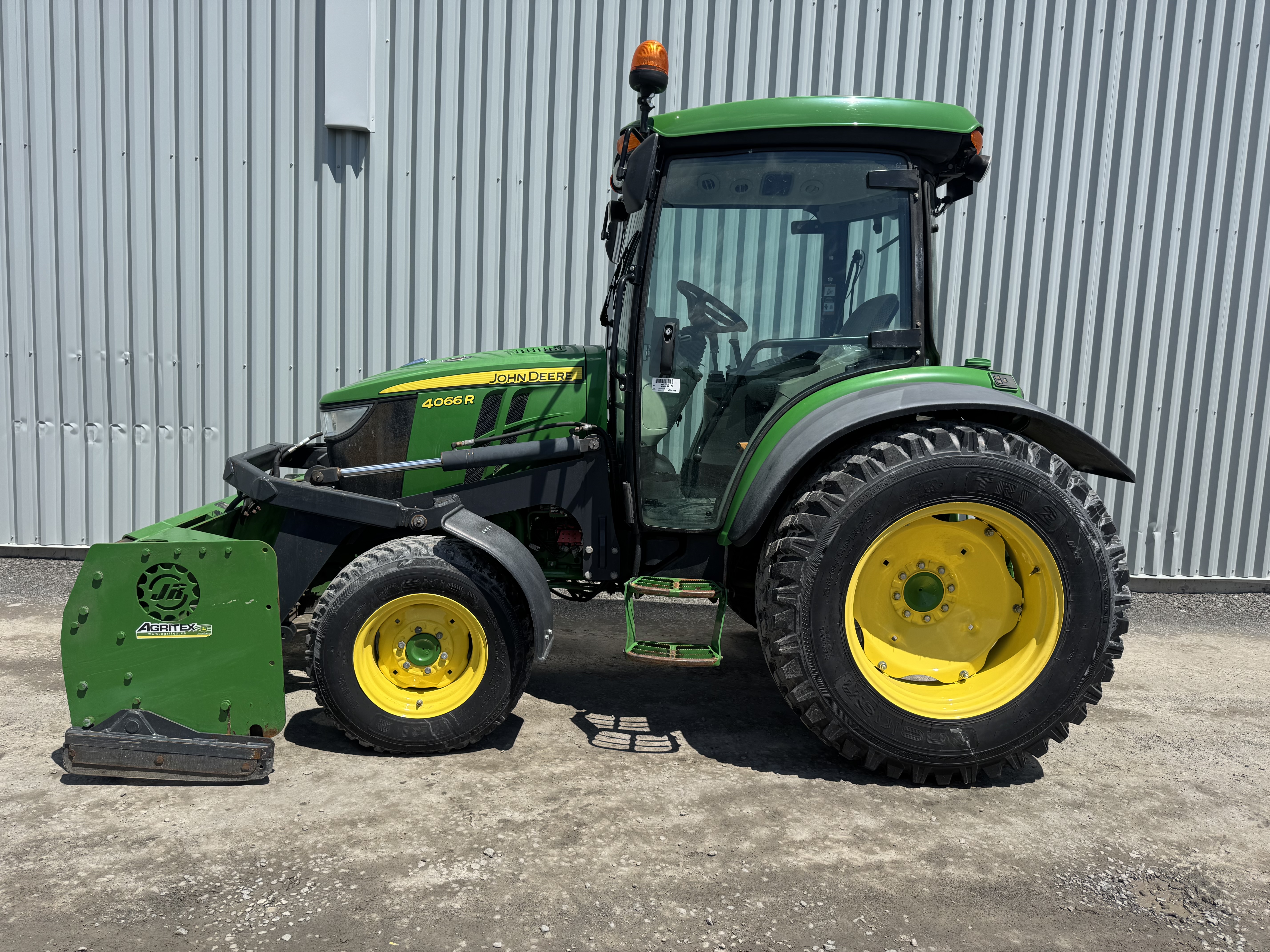 John Deere 4066R NOKIAN JRTX