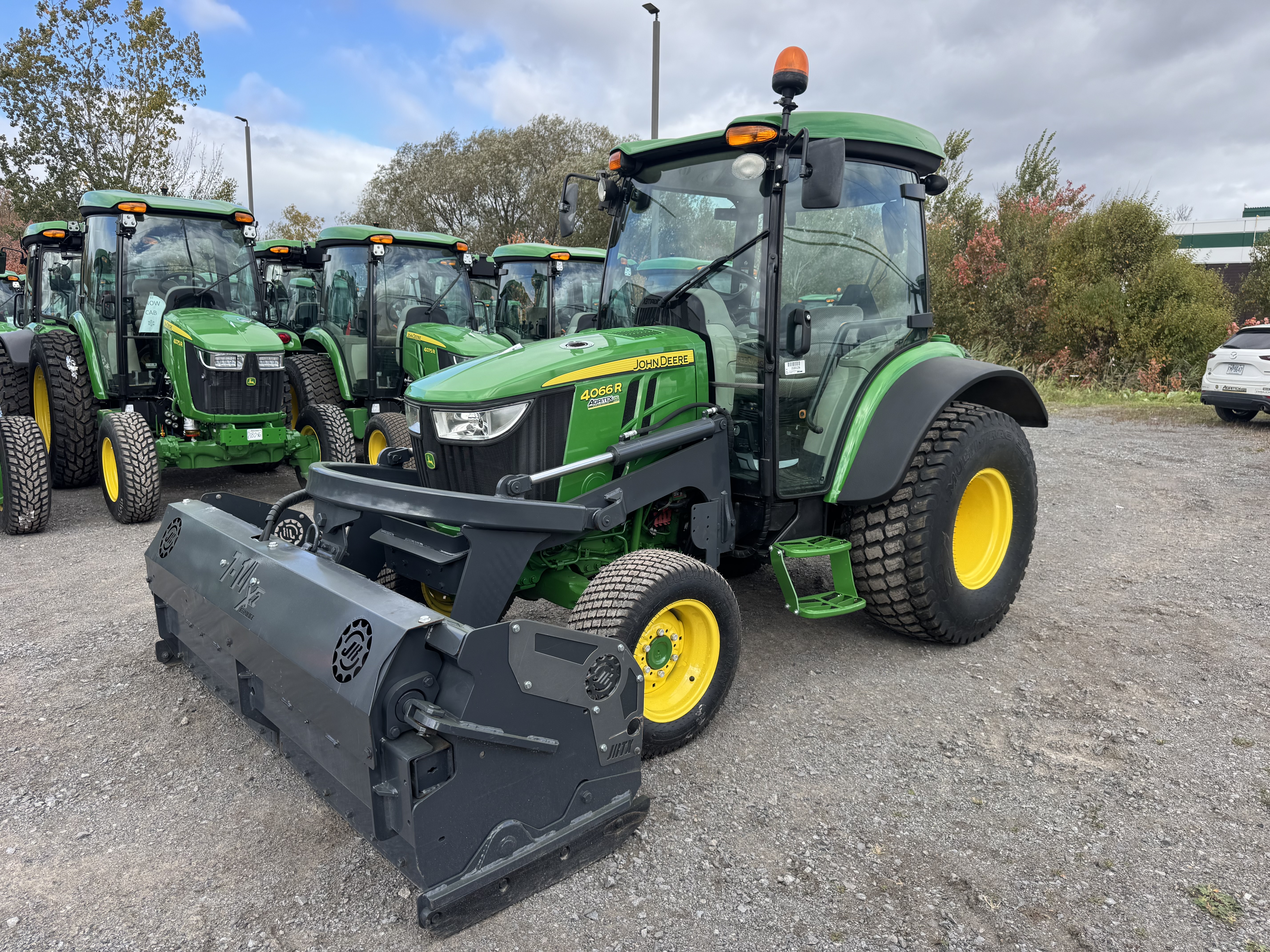 John Deere 4066R TURF JRTX    