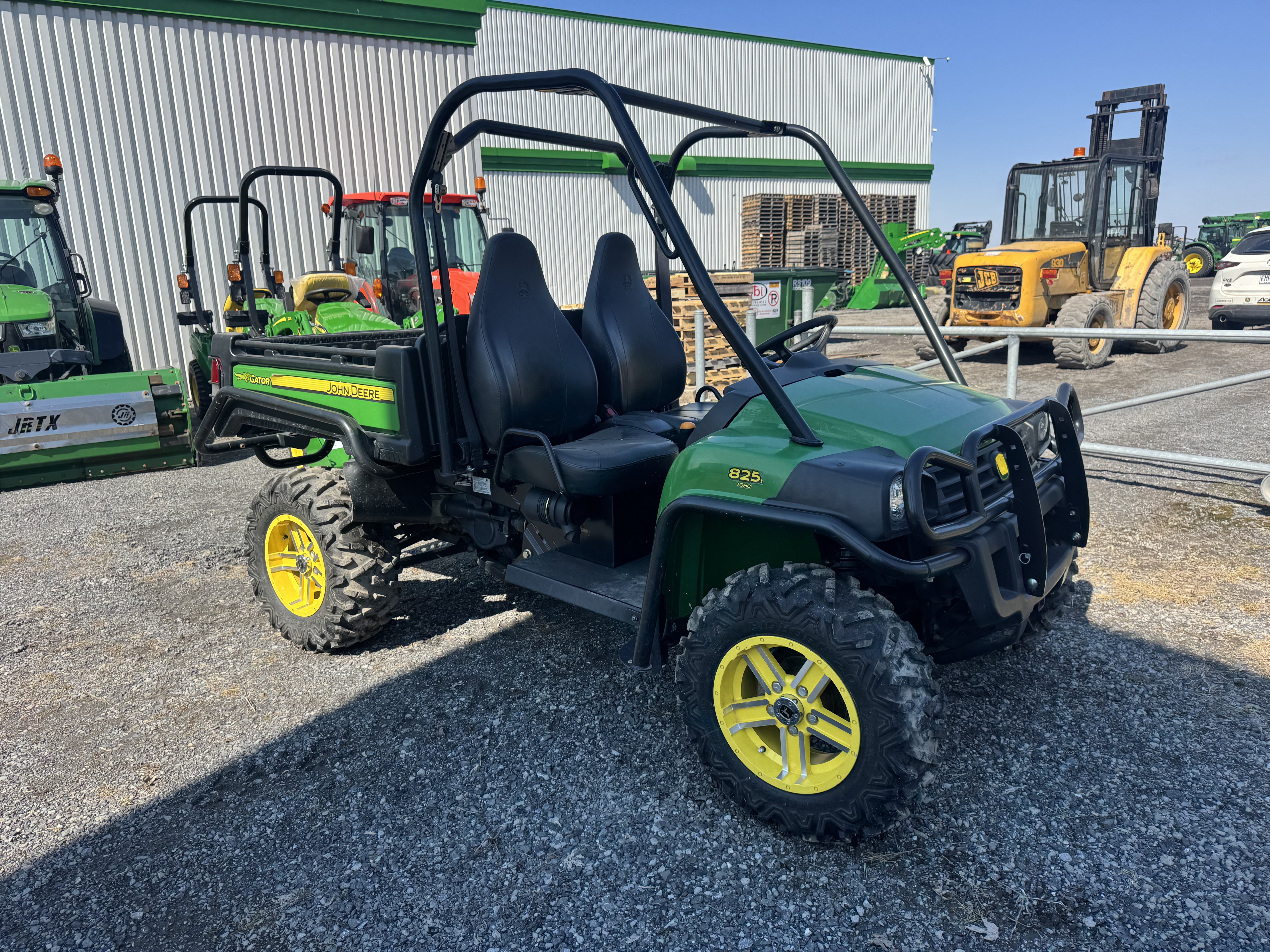 John Deere XUV 825