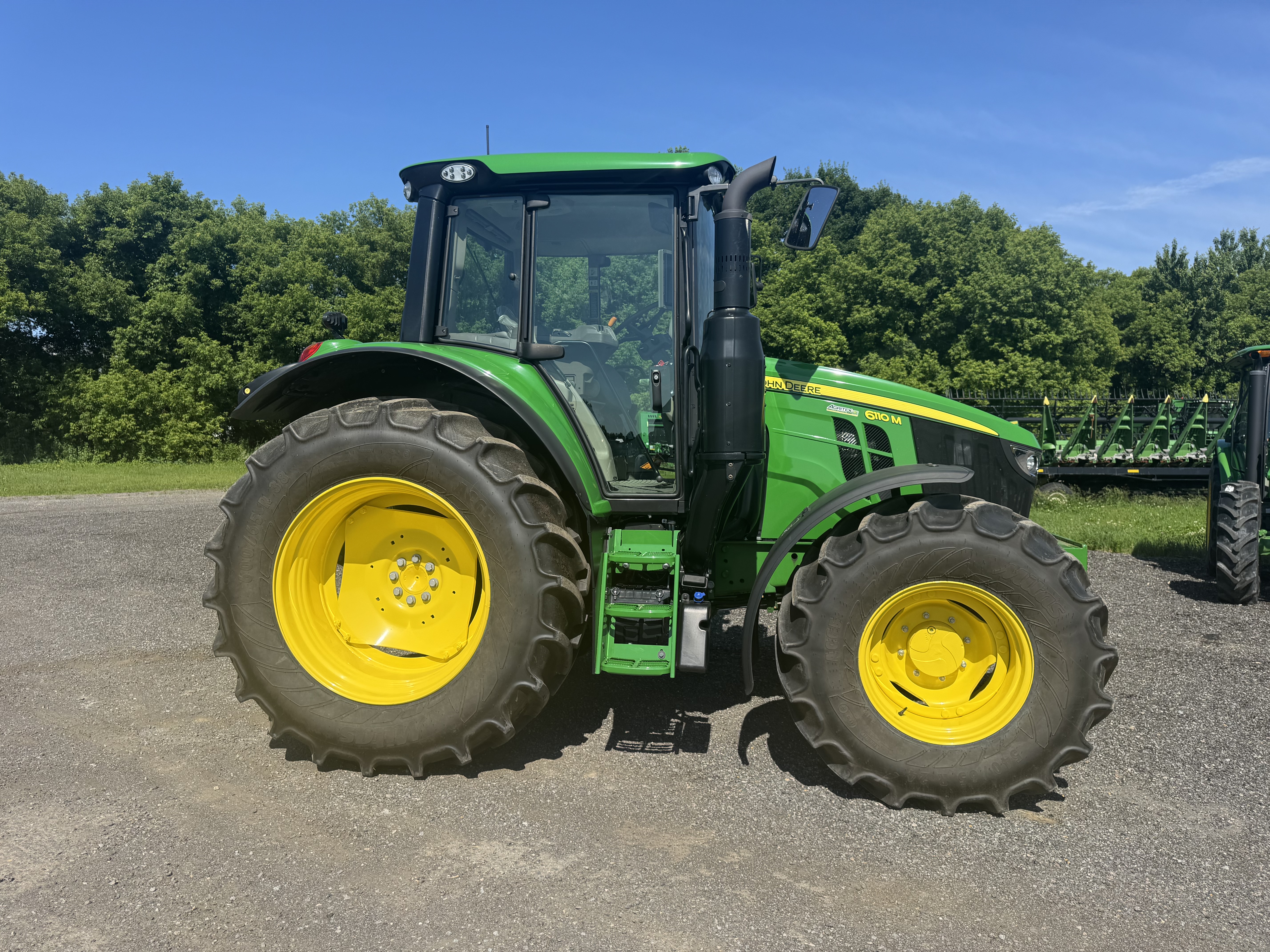 John Deere 6110M