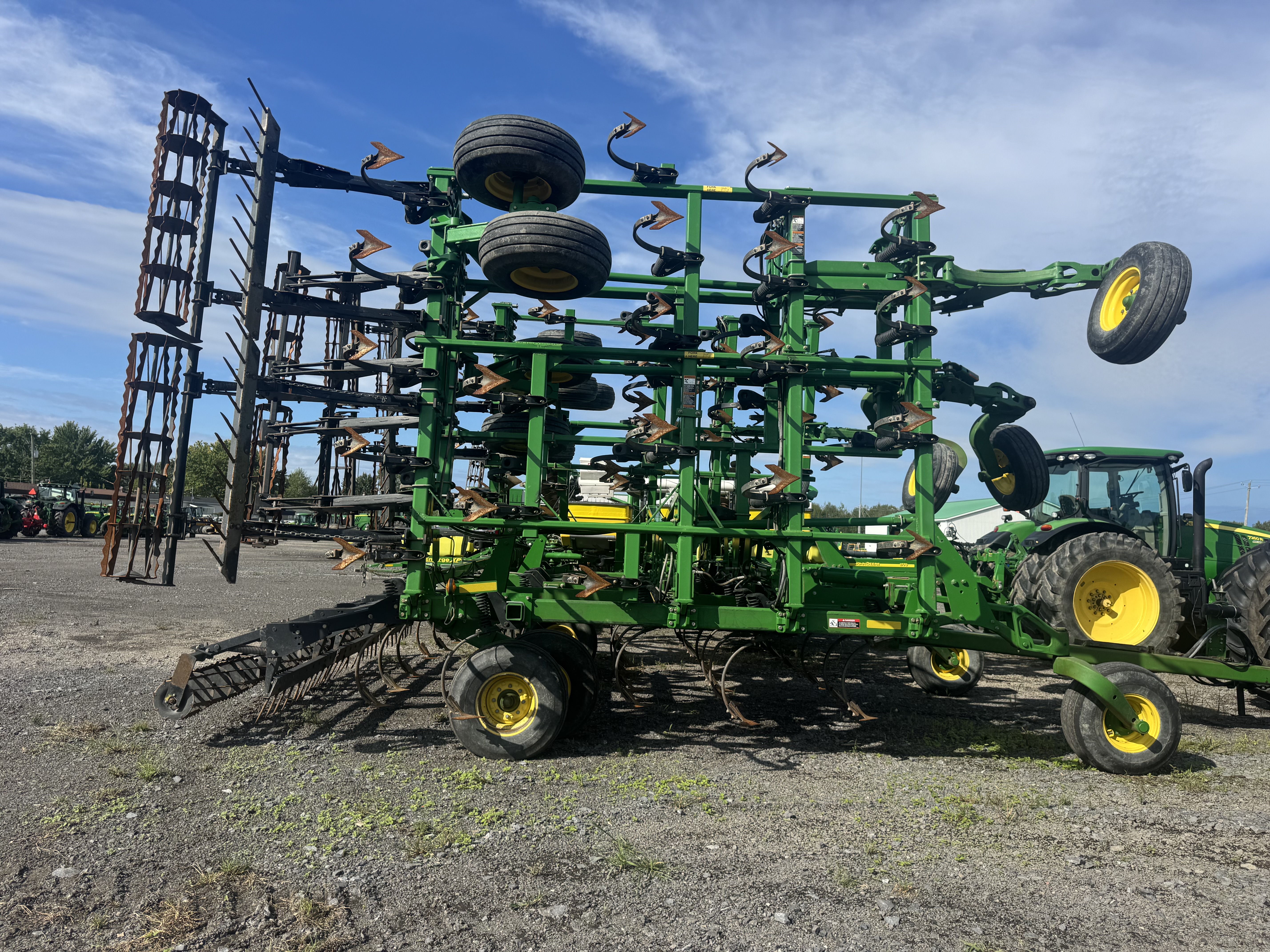 John Deere 2210