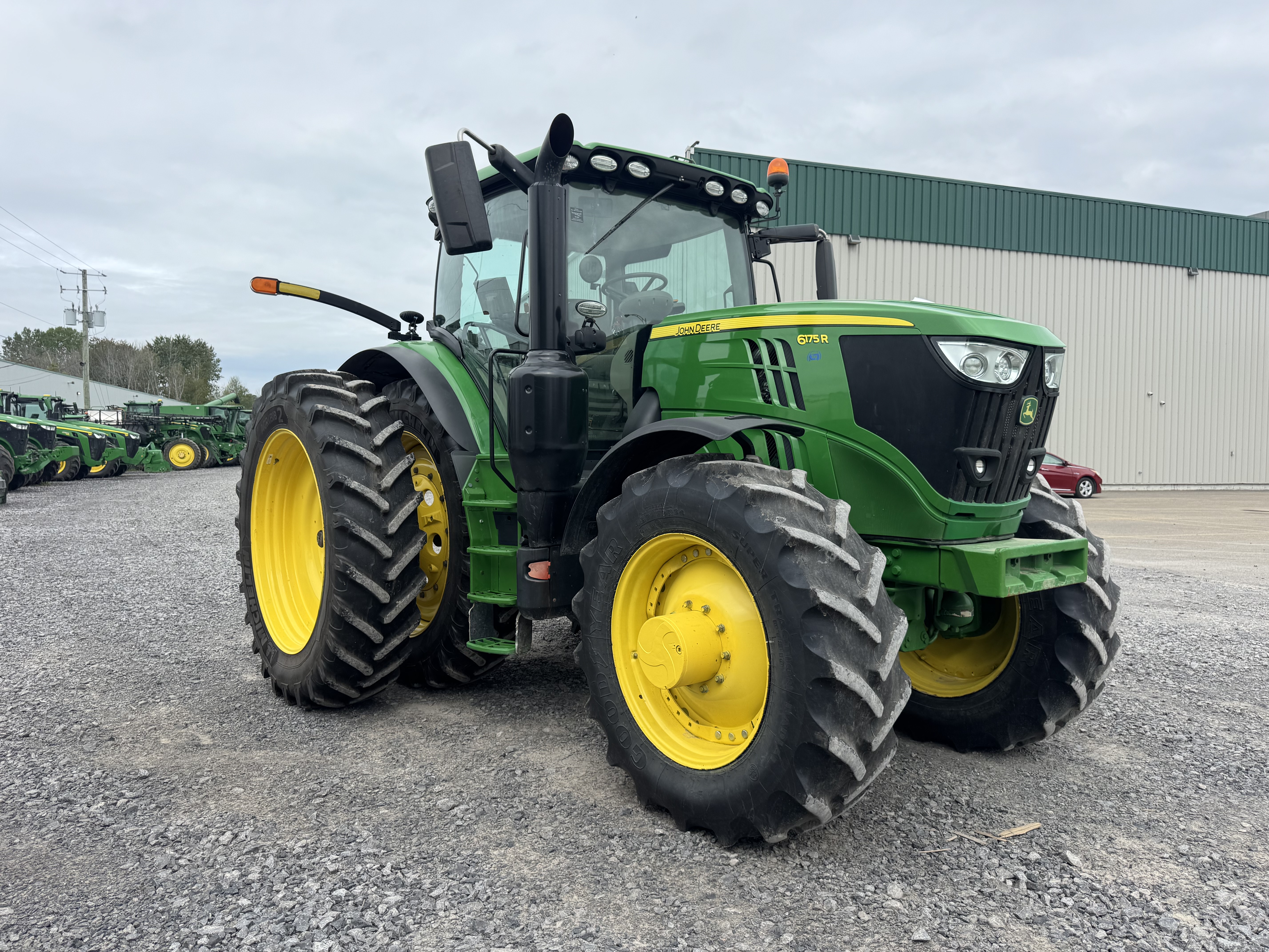 John Deere 6175R  