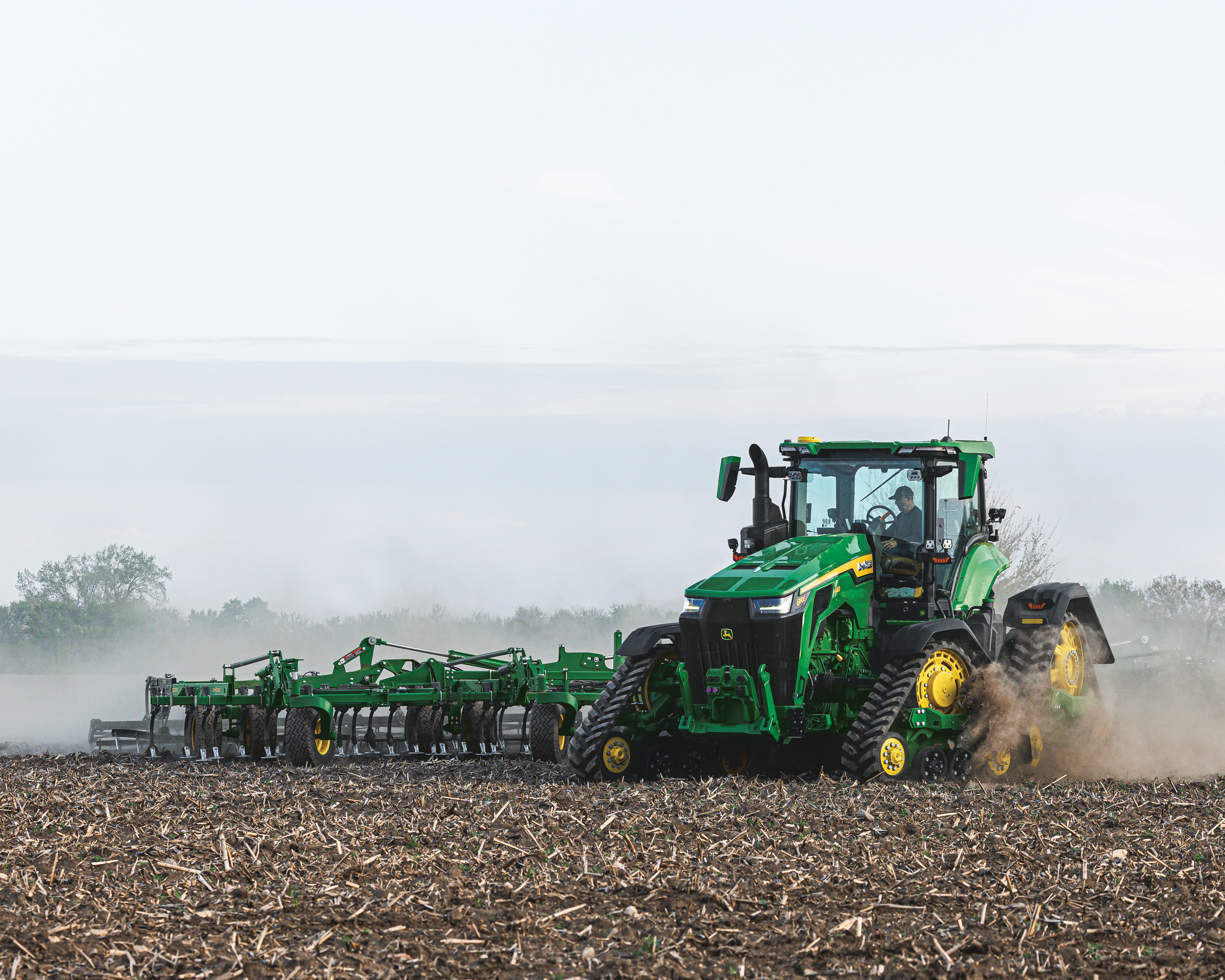 Tracteur John Deere 8RX 540 en action