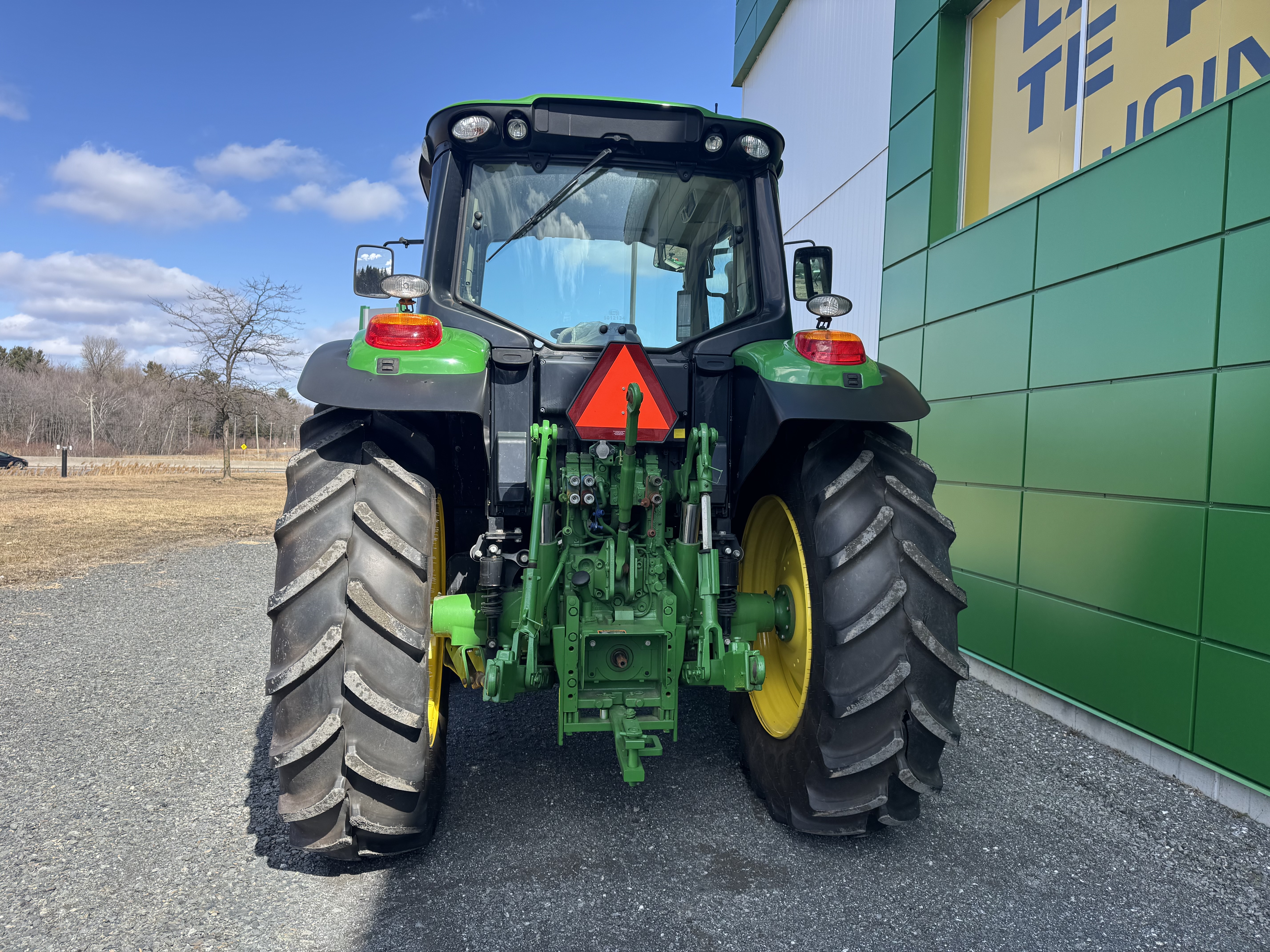 John Deere 6110M