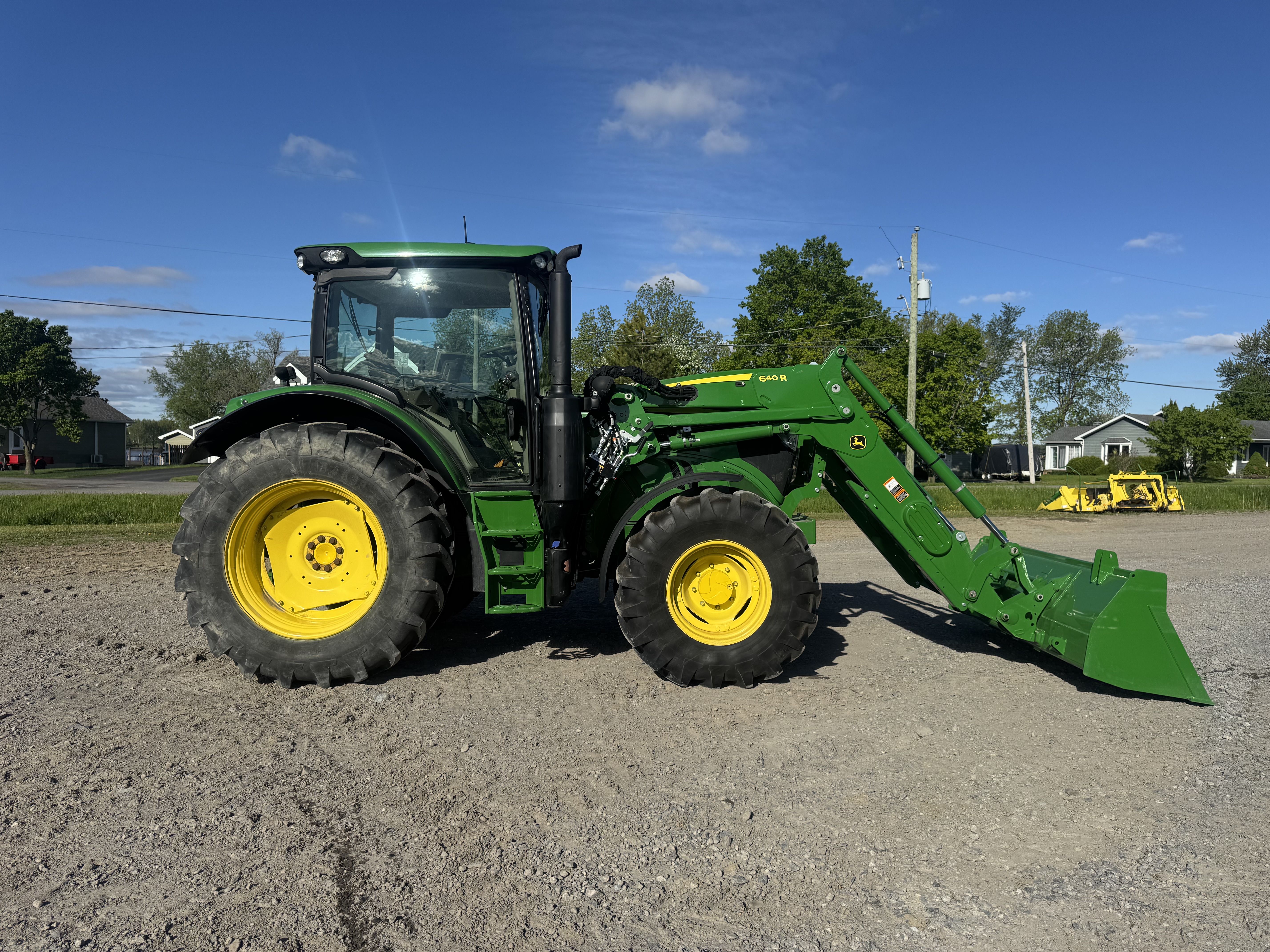 John Deere 6120R 