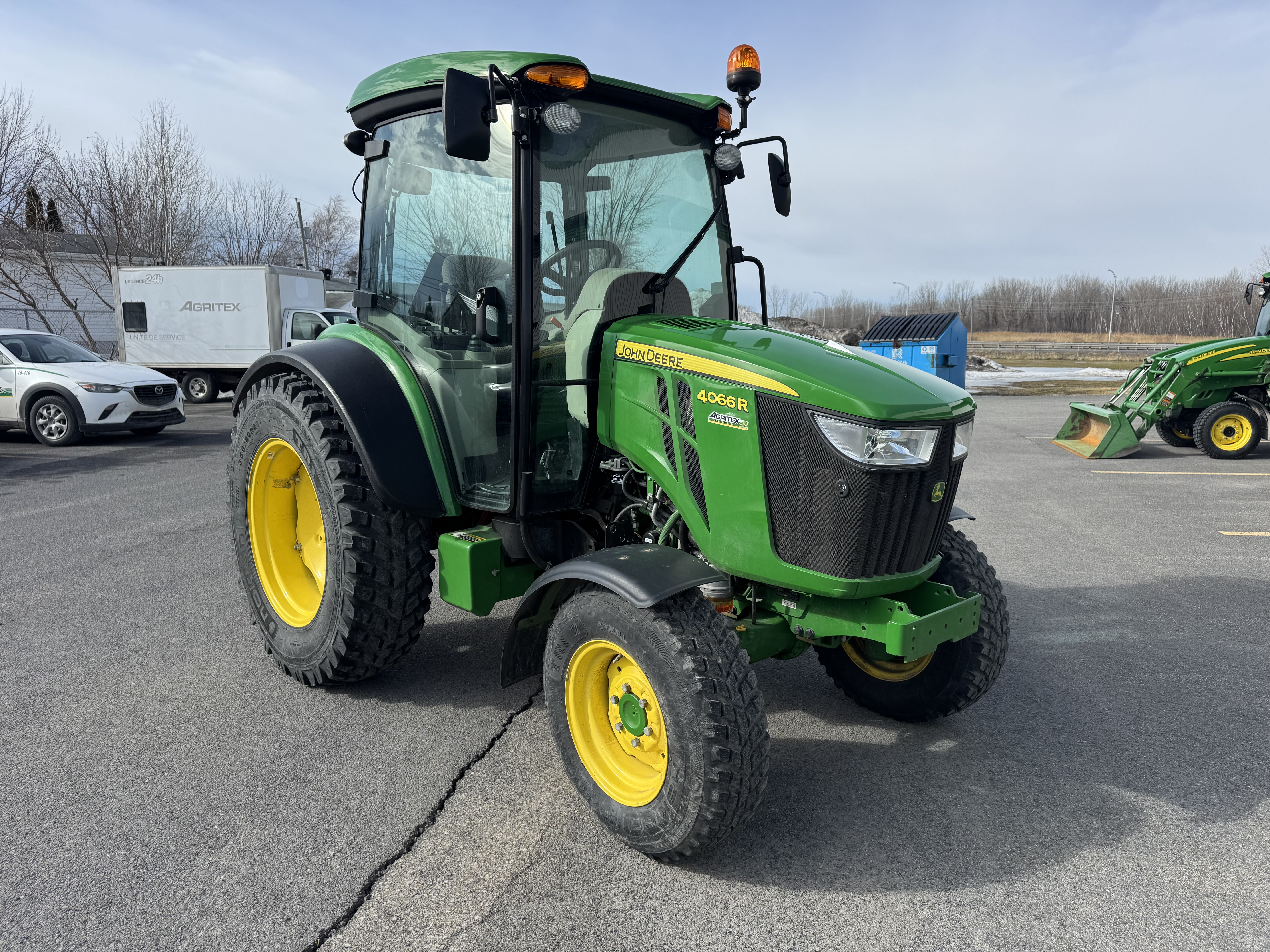 John Deere 4066R NOKIAN 