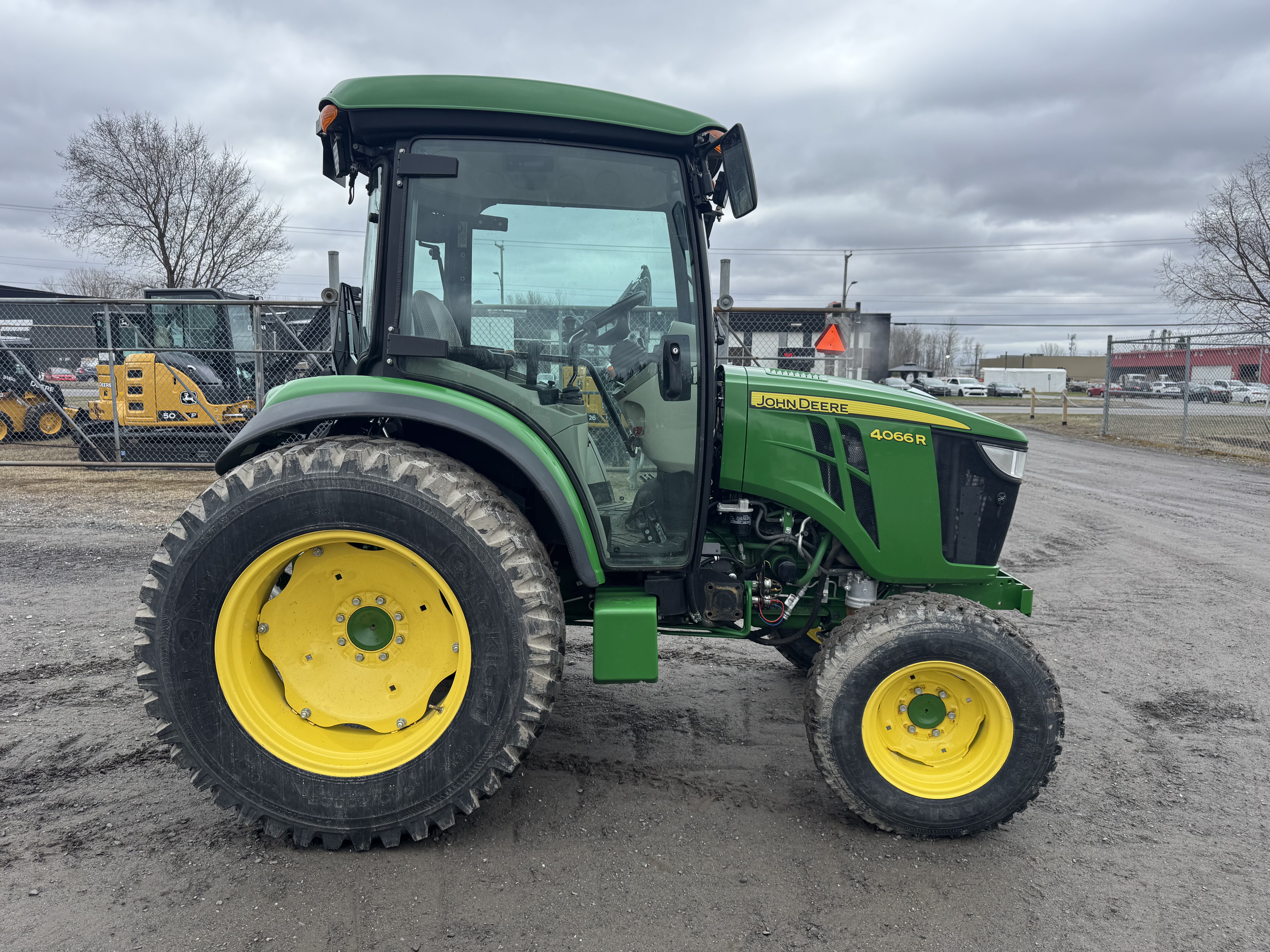 John Deere 4066R NOKIAN 