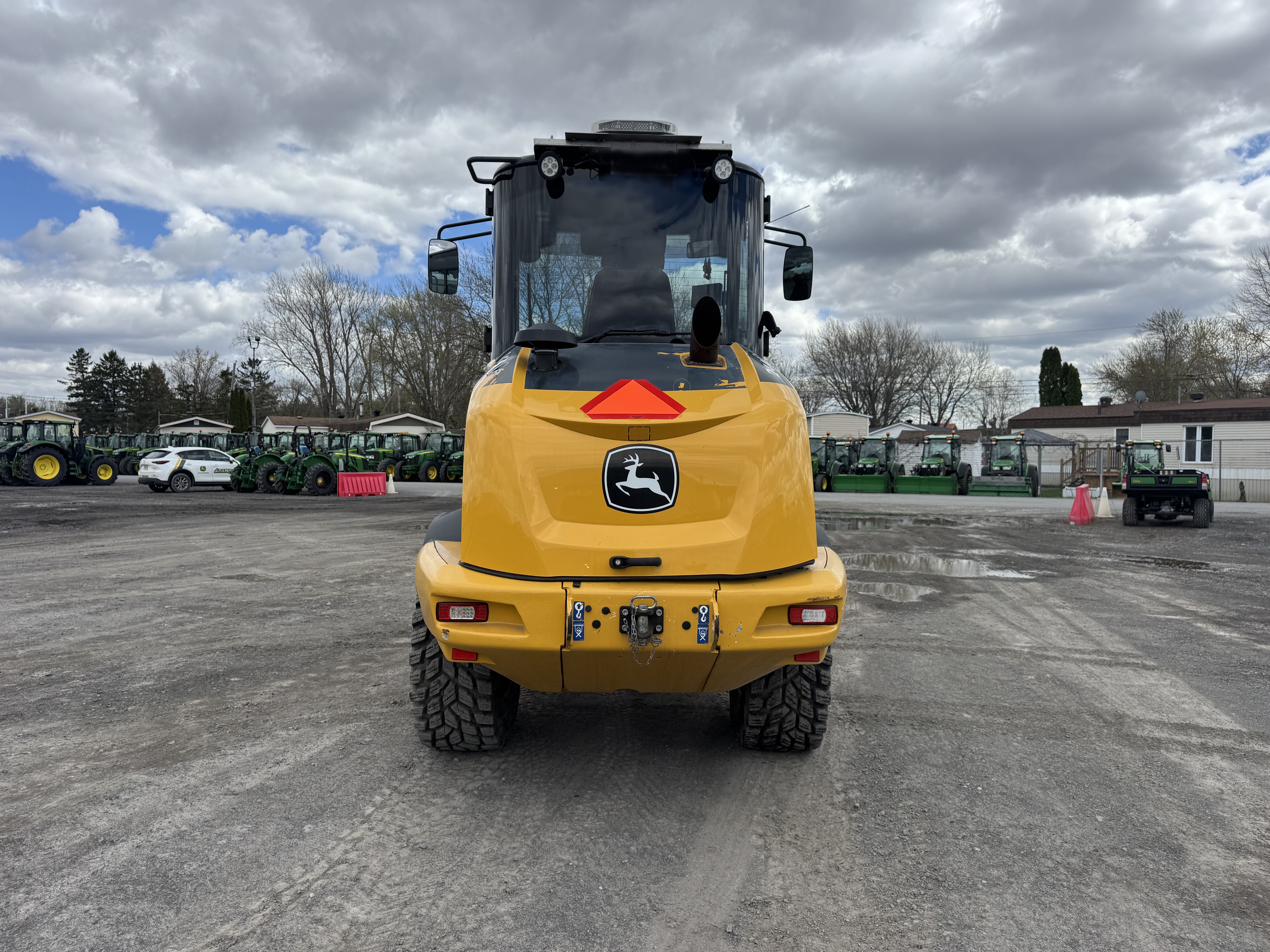 John Deere 244P