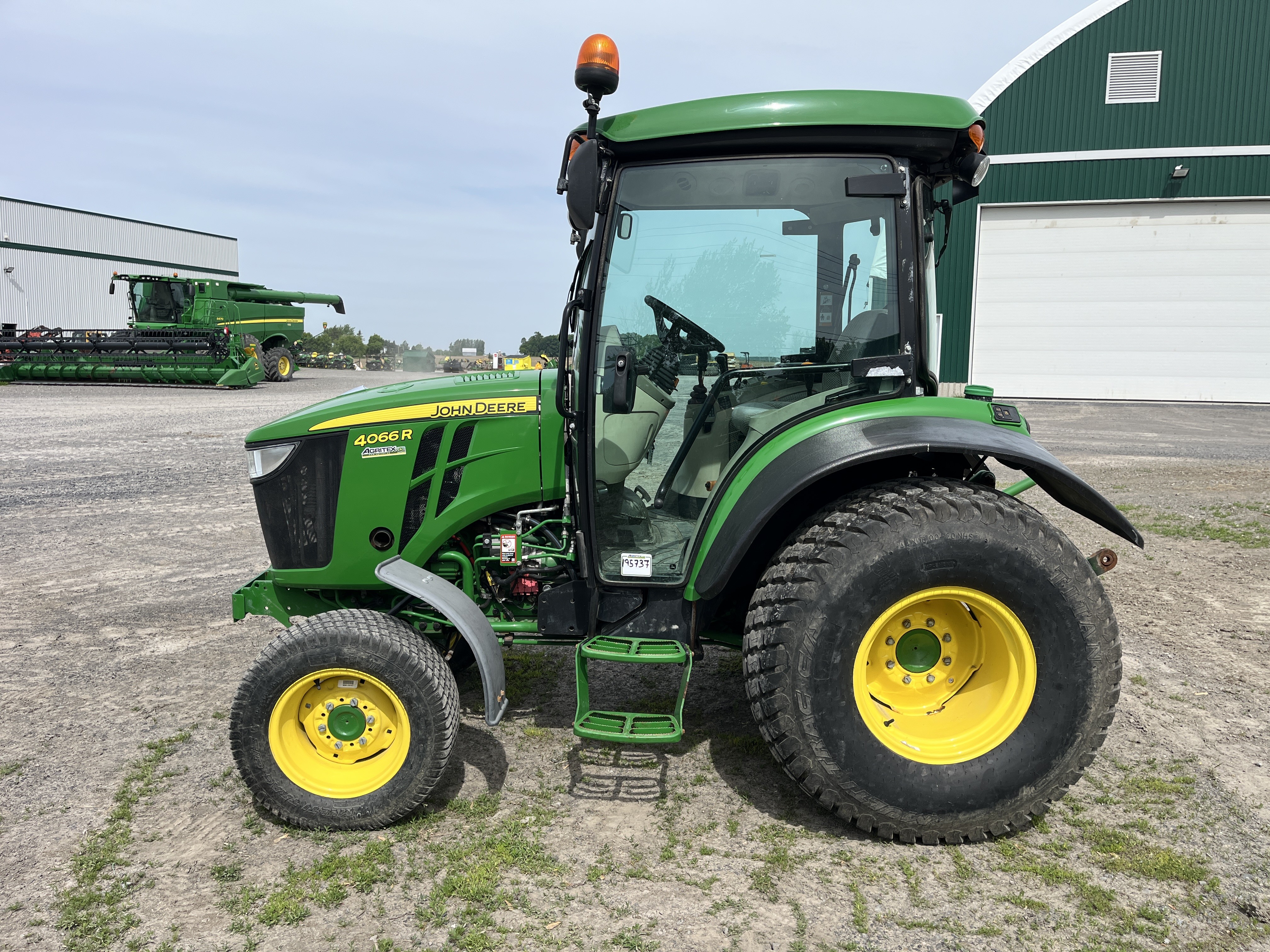John Deere 4066R TURF 