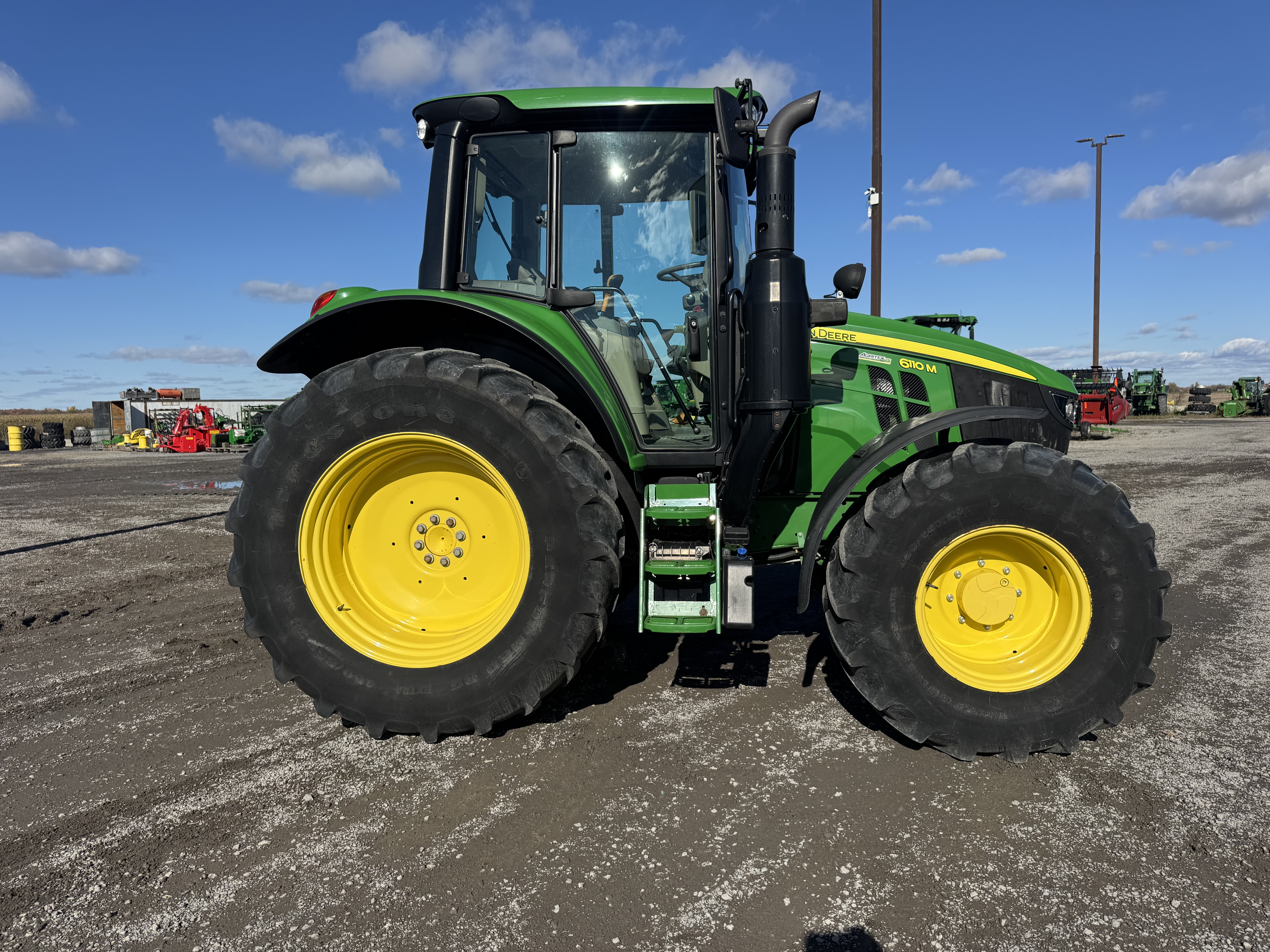 John Deere 6110M