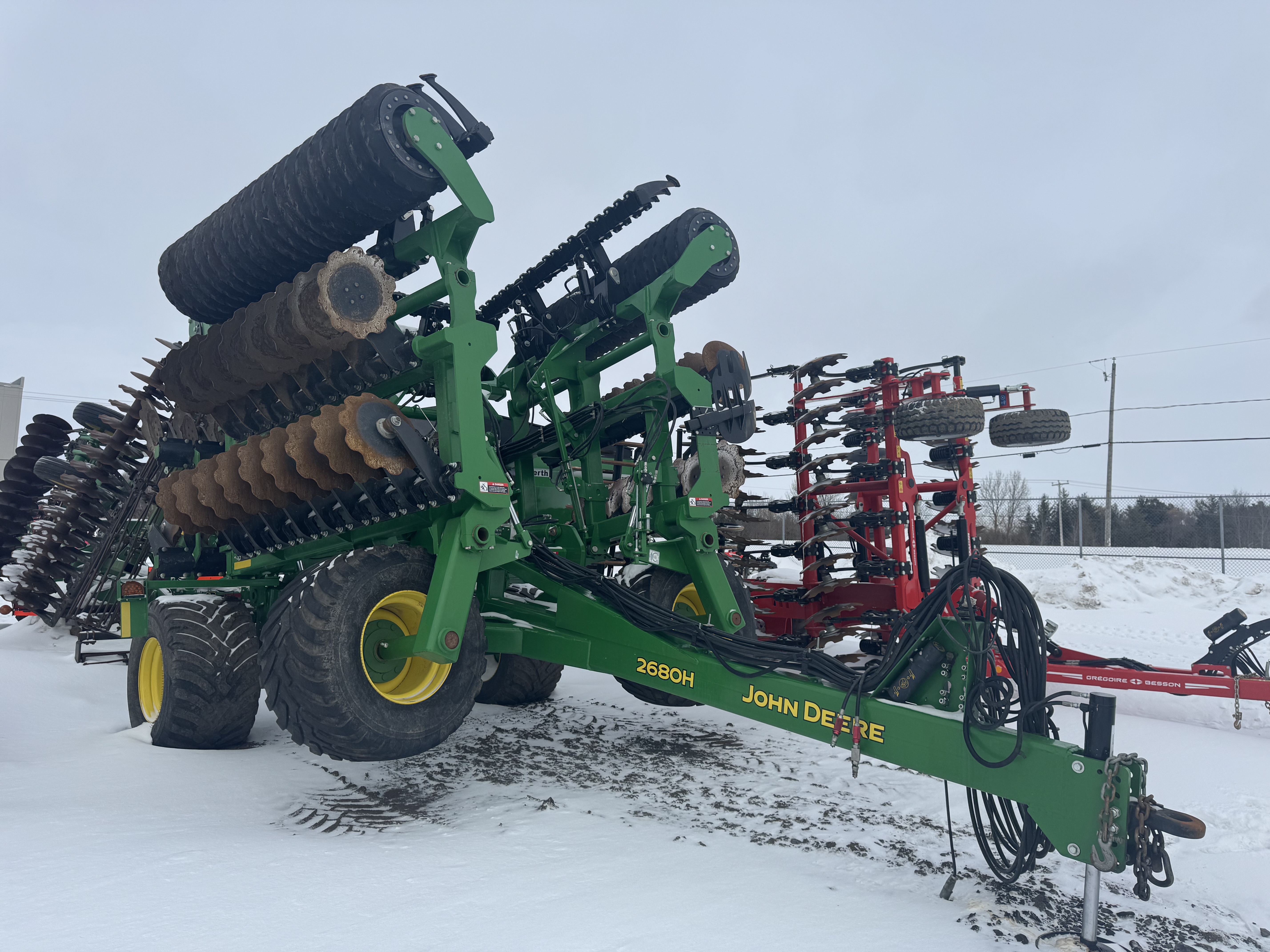 John Deere 2680H 25FT RUBBER