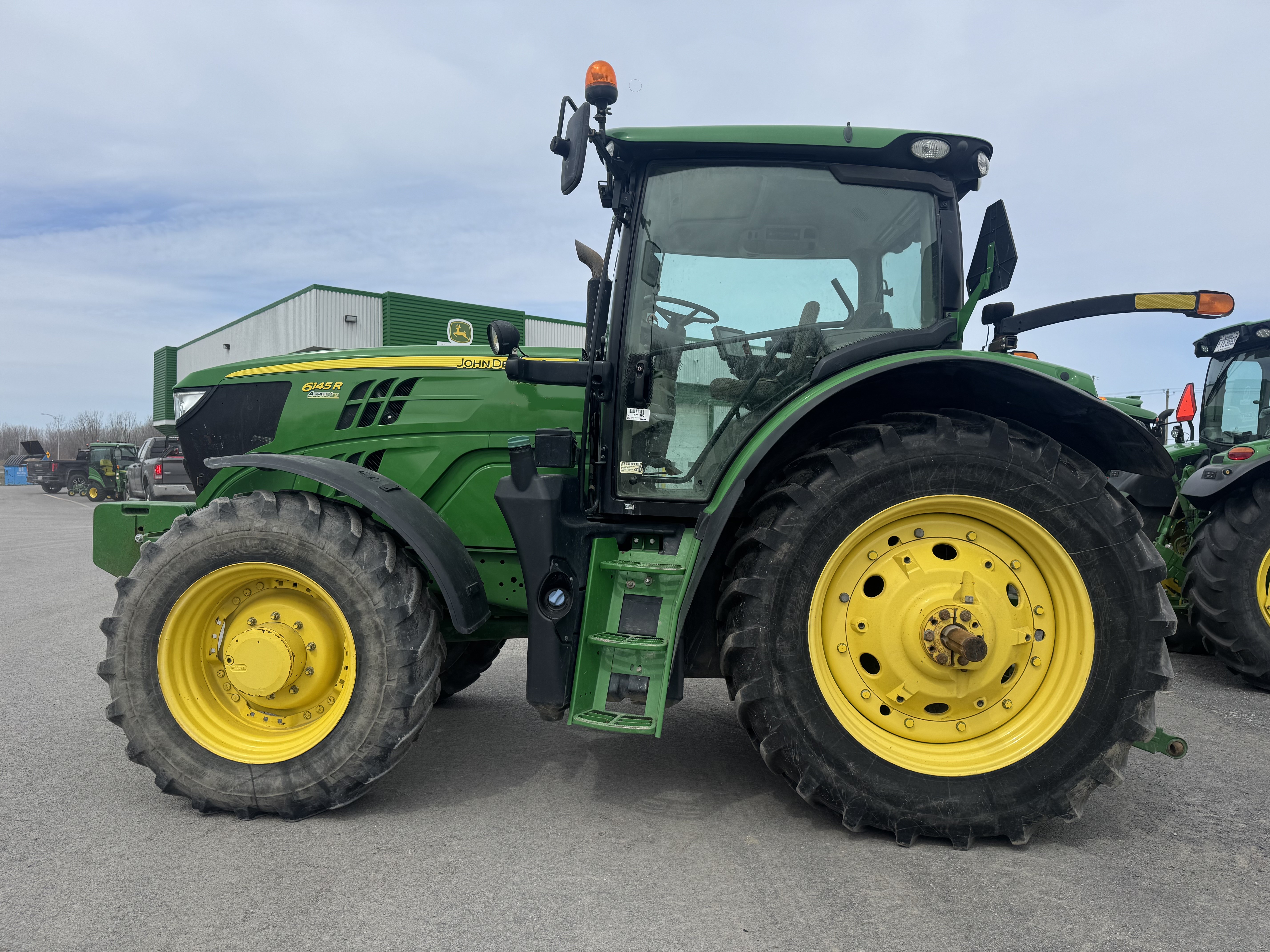John Deere 6145R