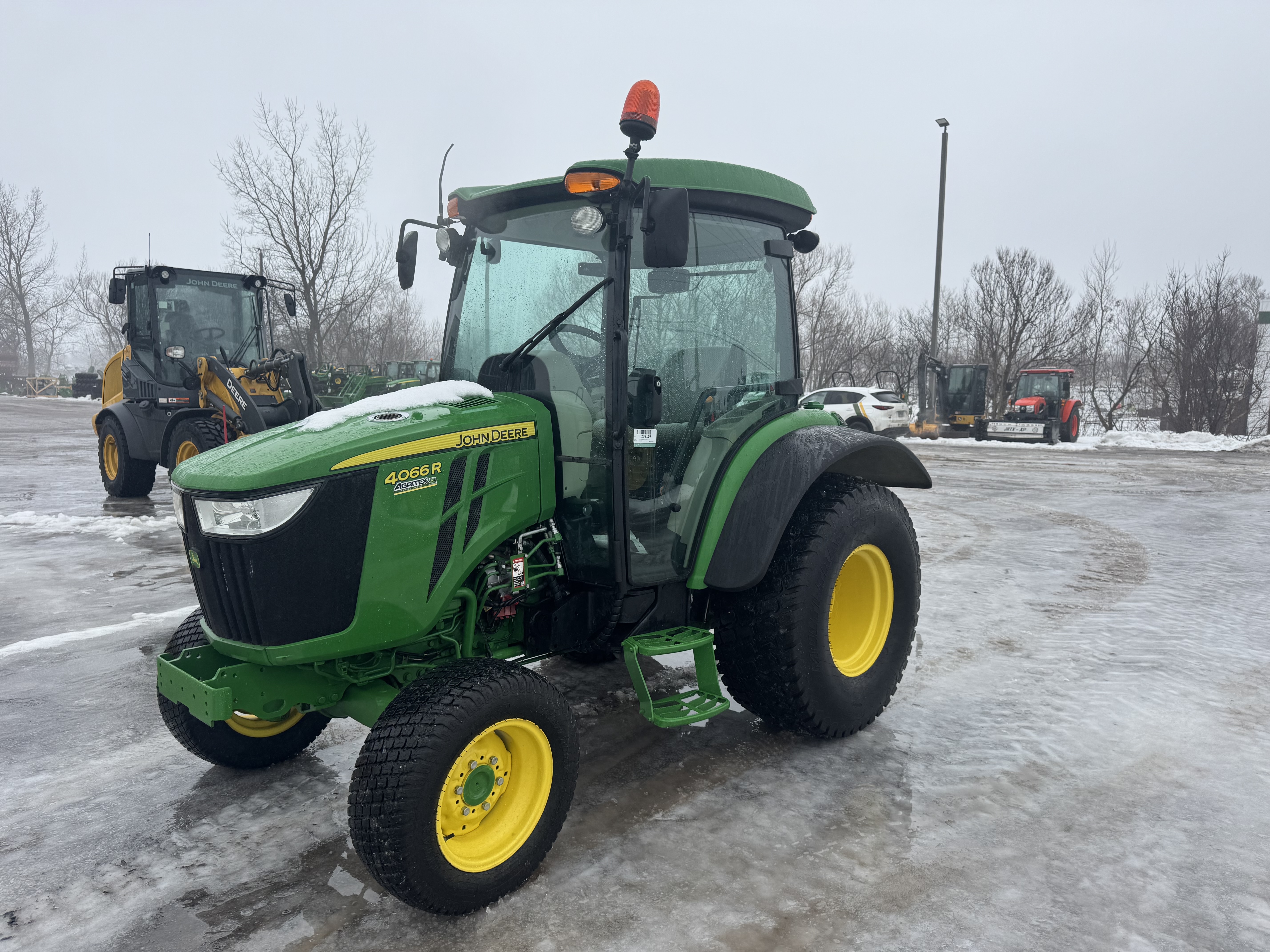 John Deere 4066R TURF    