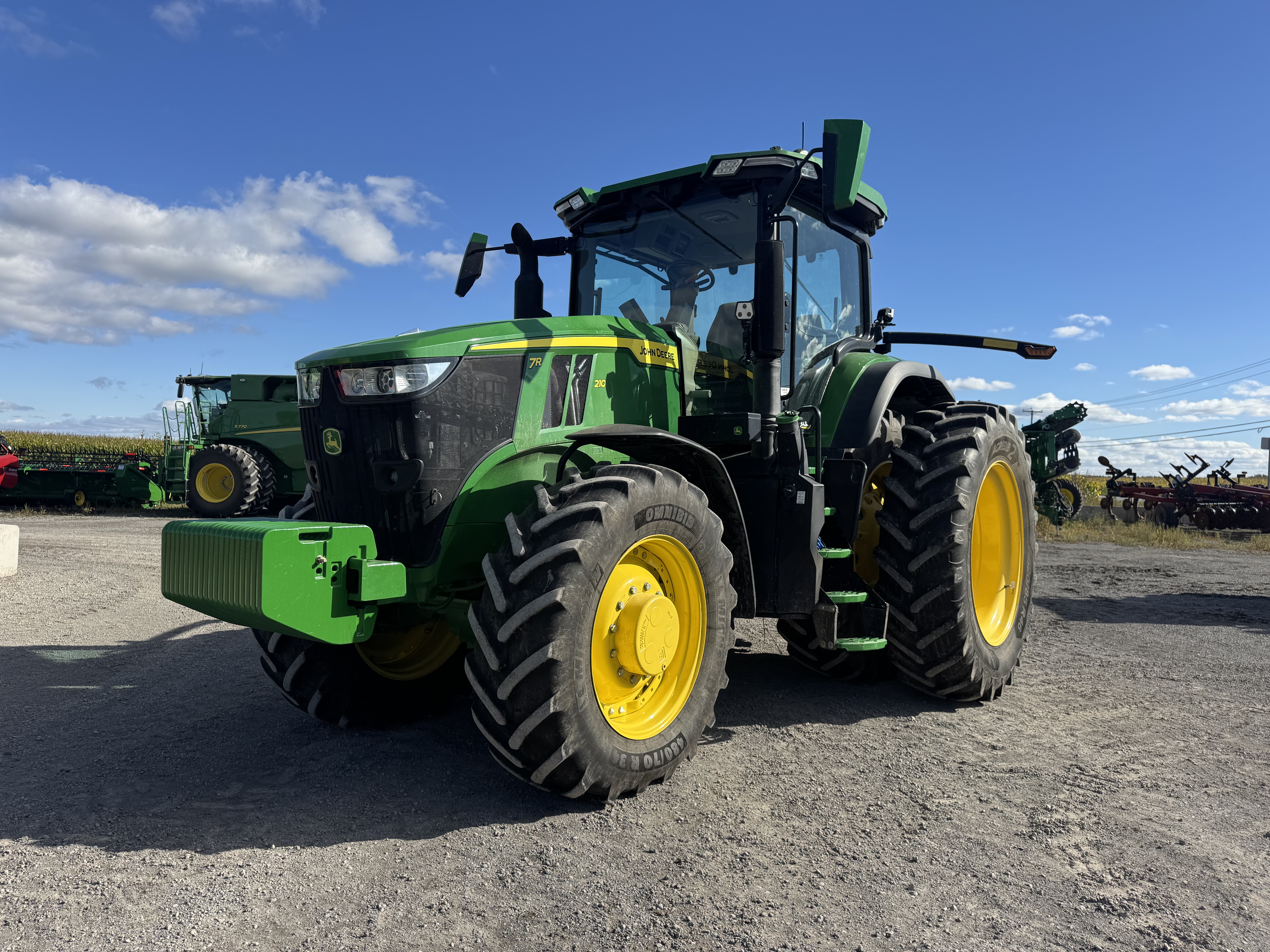 John Deere 7R 210