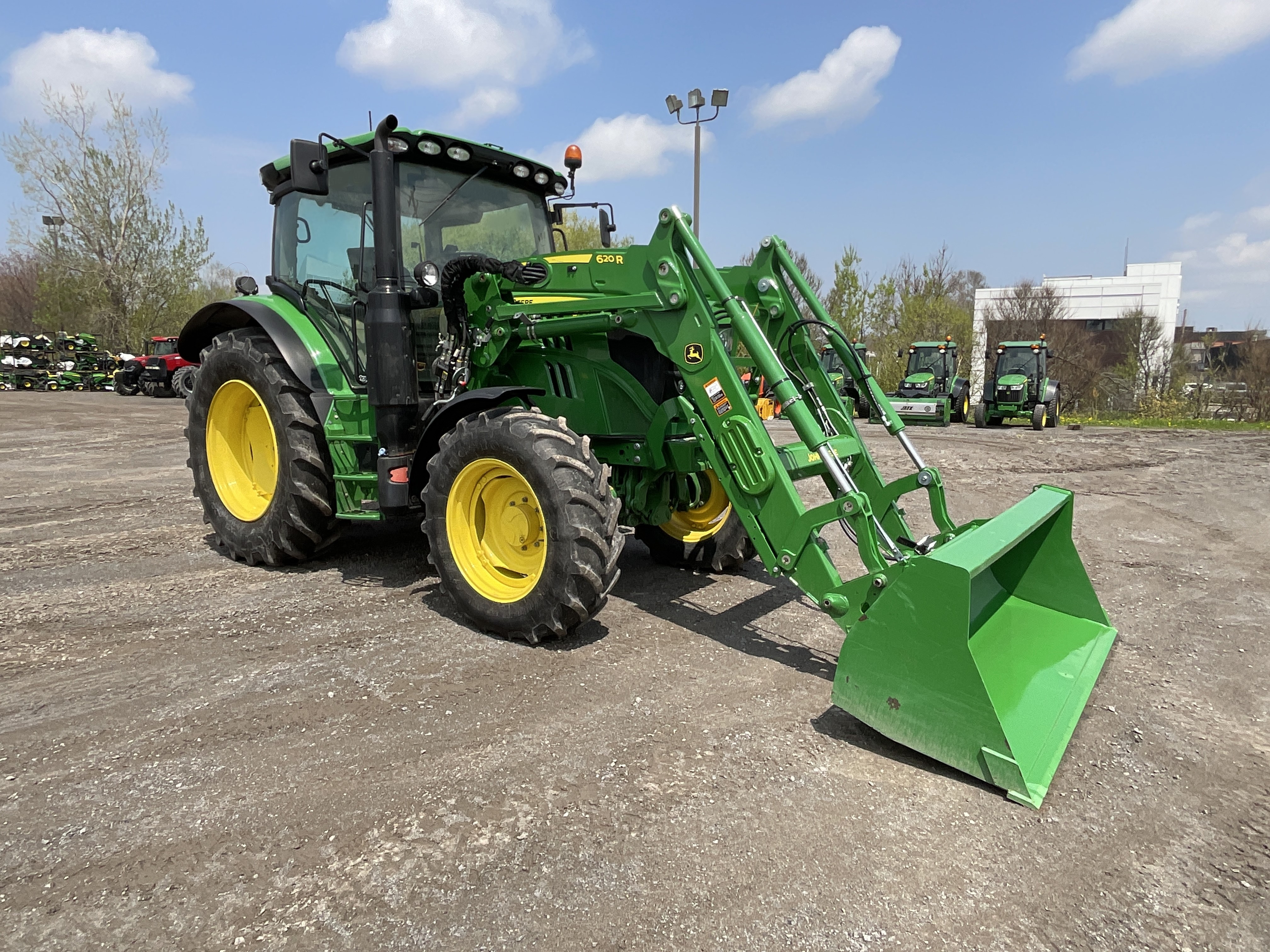 John Deere 6120R 