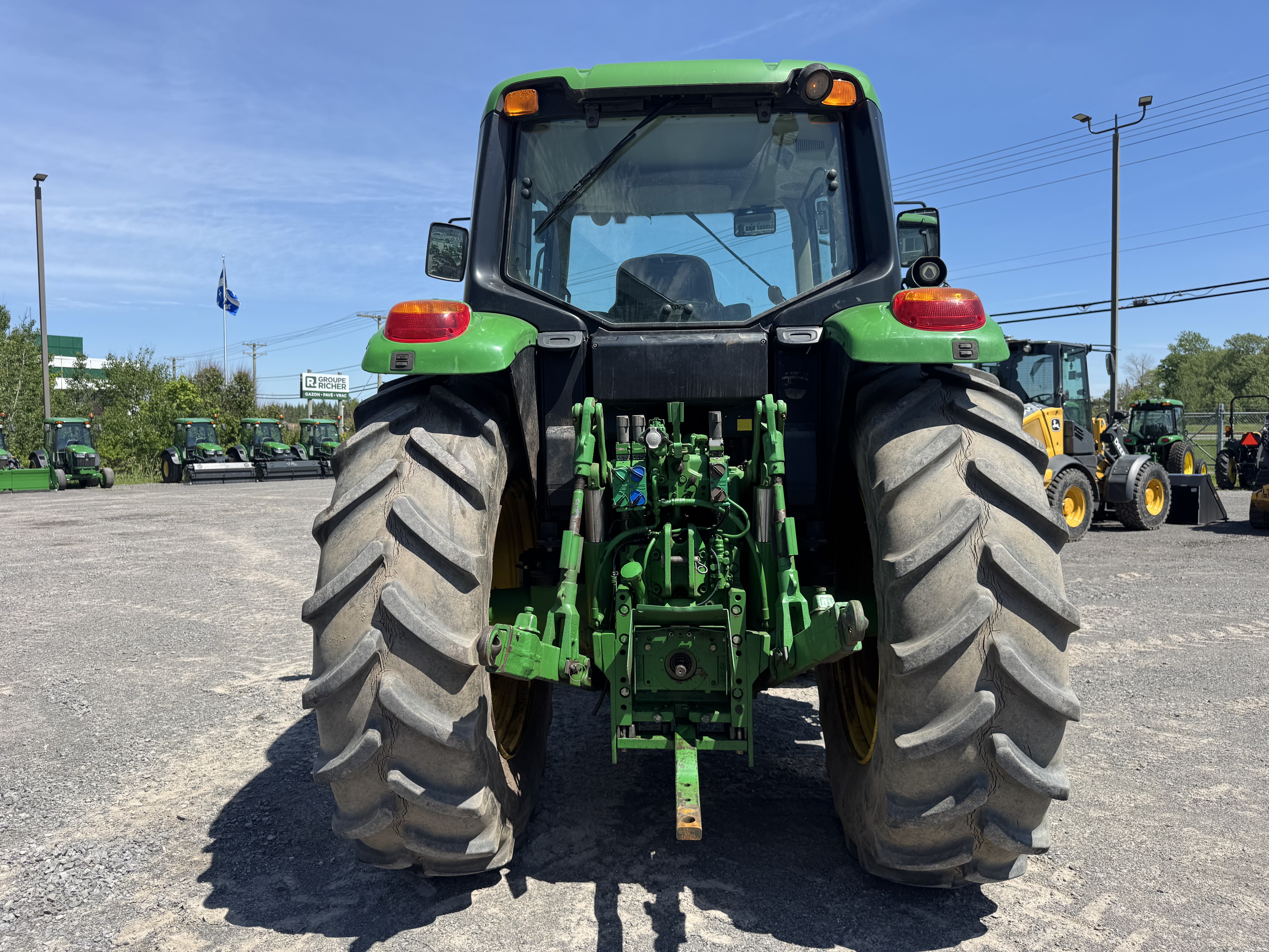 John Deere 6115M