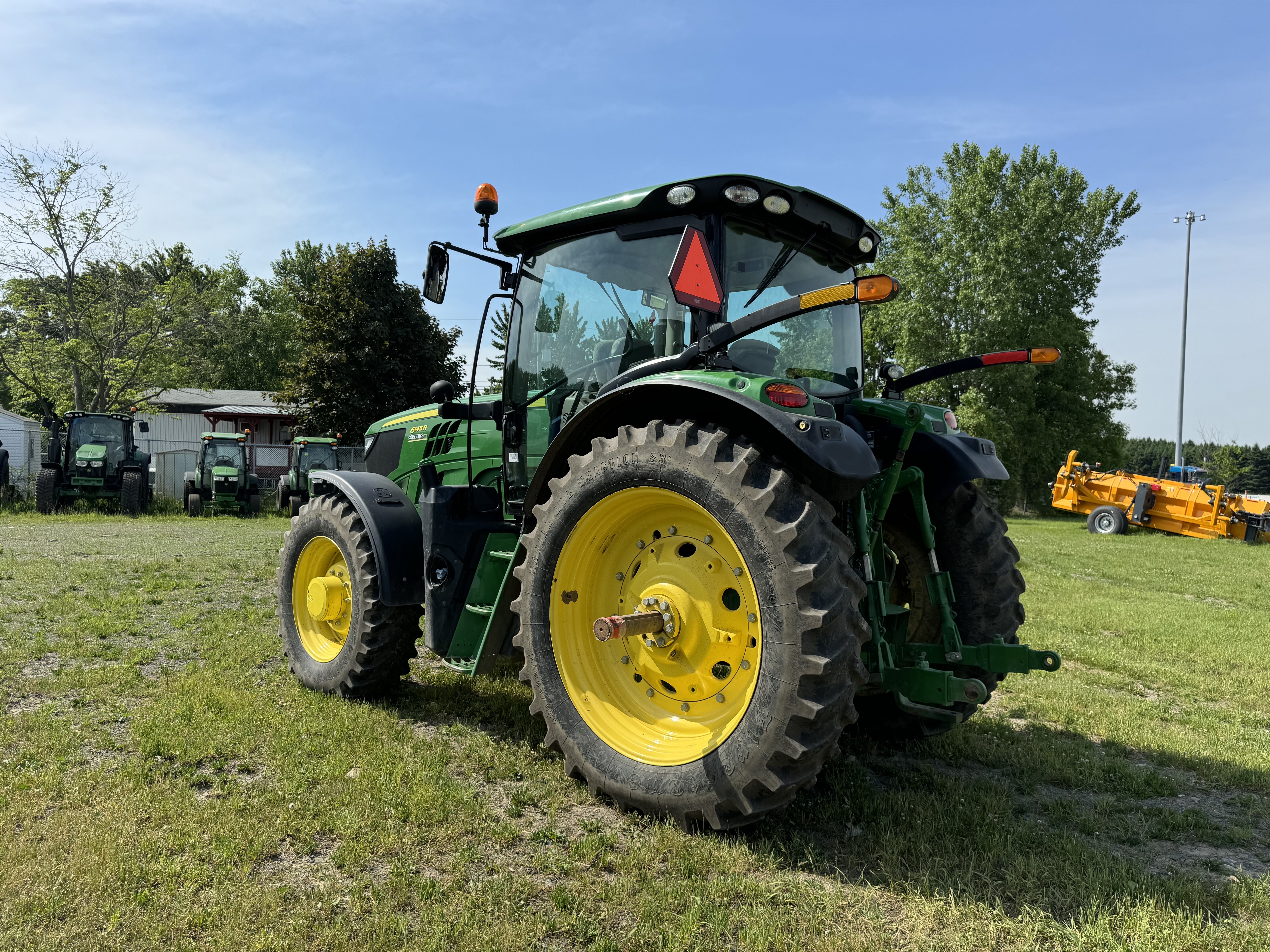 John Deere 6145R 