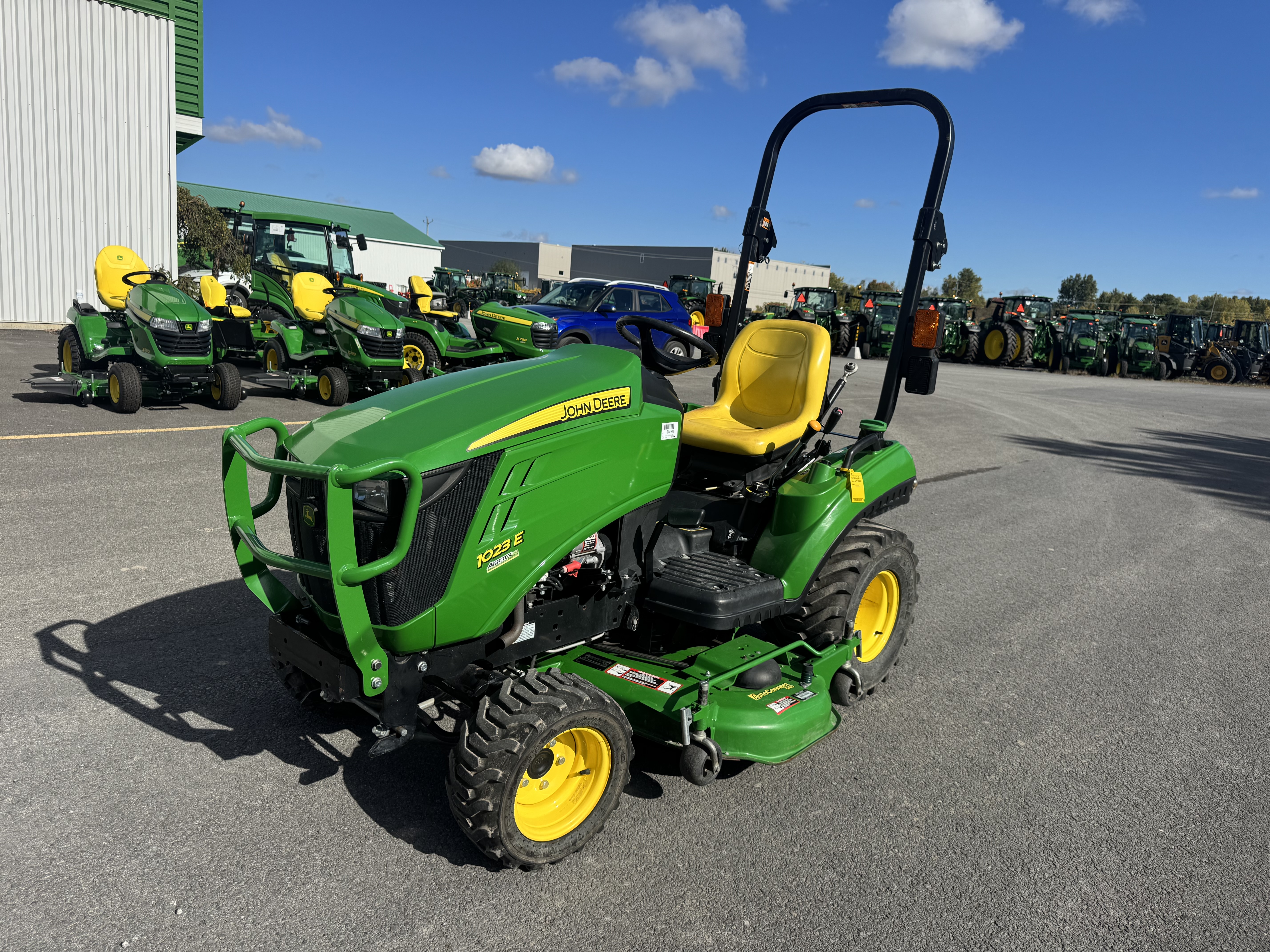 John Deere 1023E