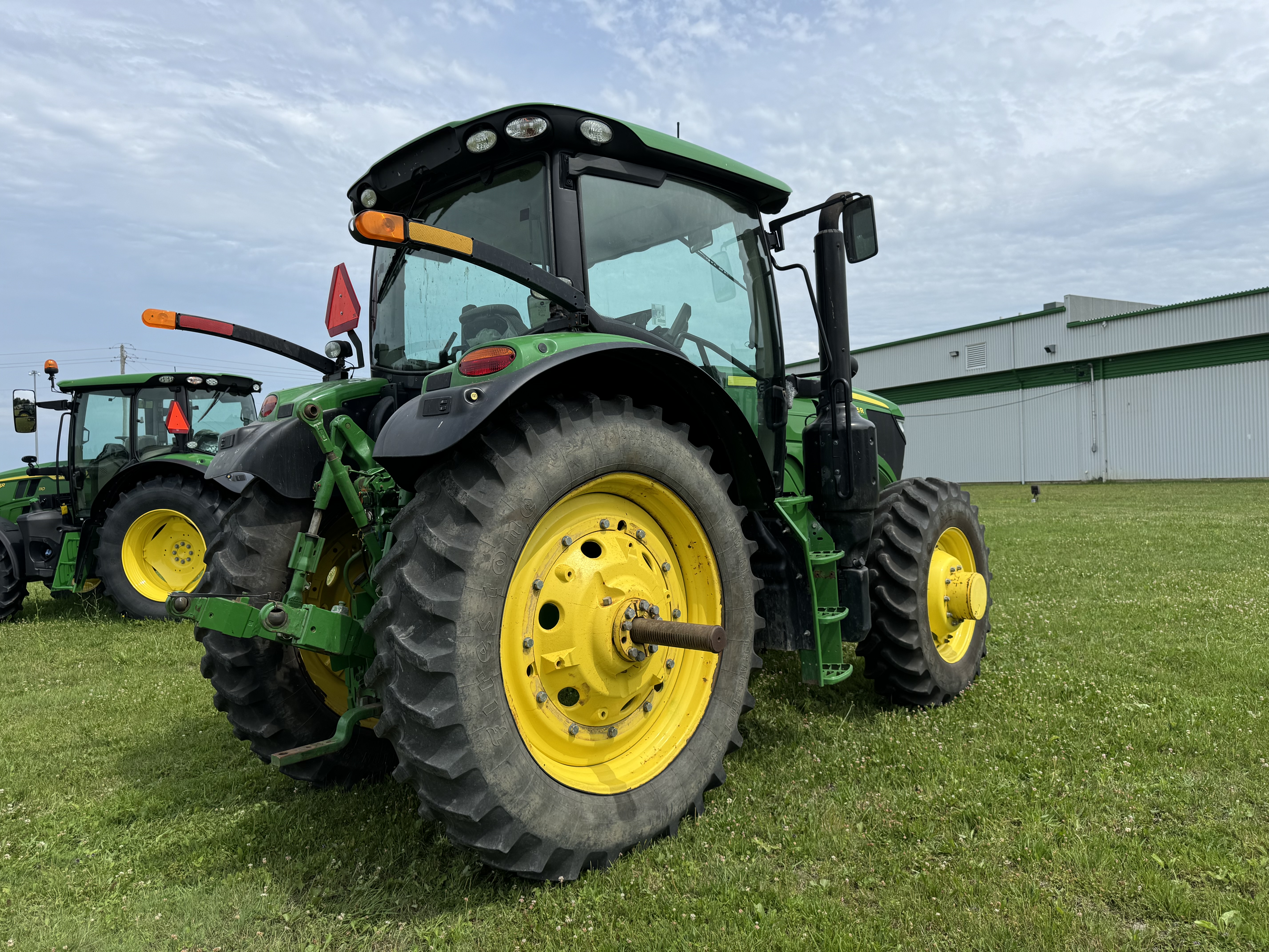 John Deere 6145R 