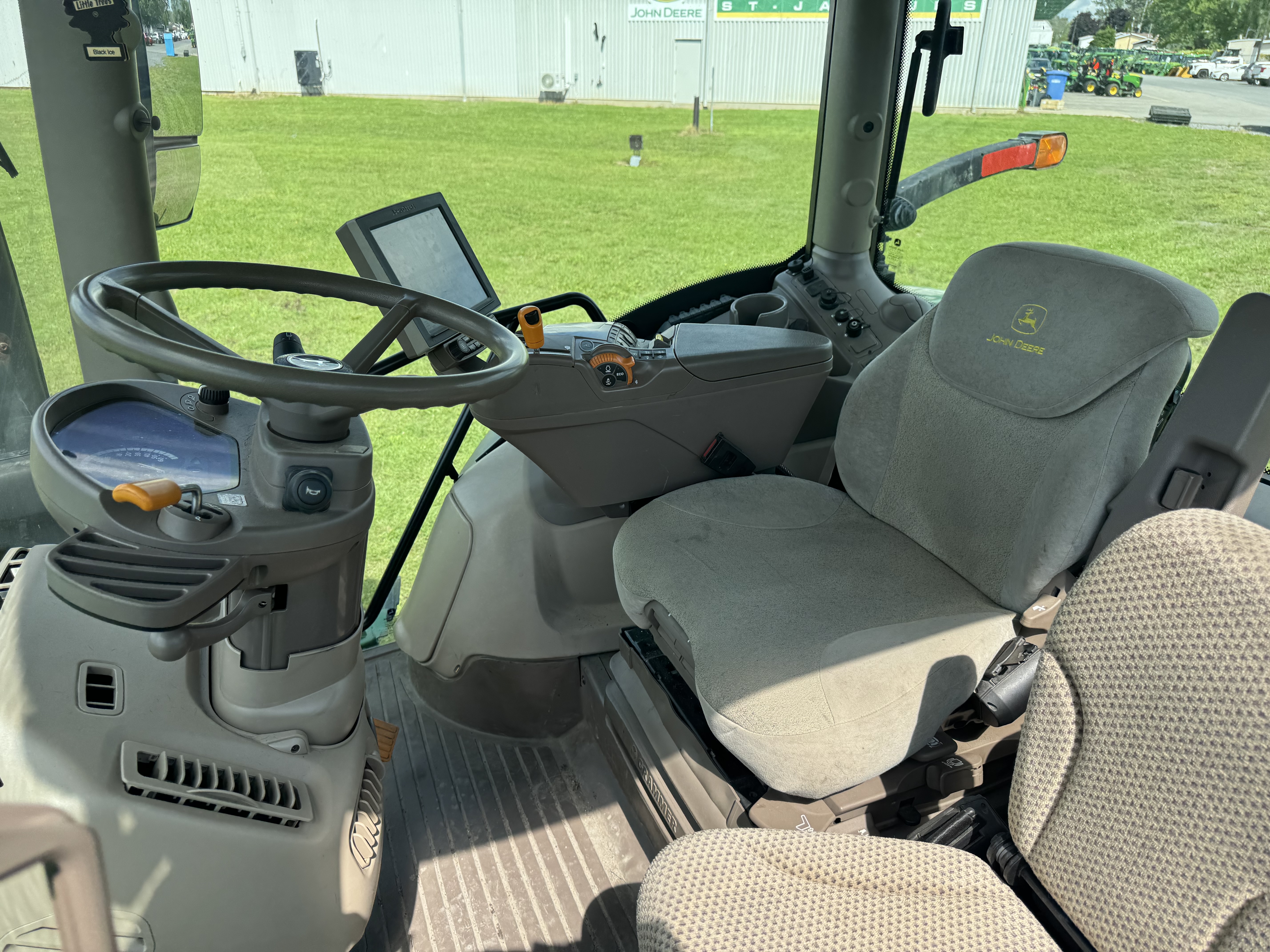 John Deere 6175R
